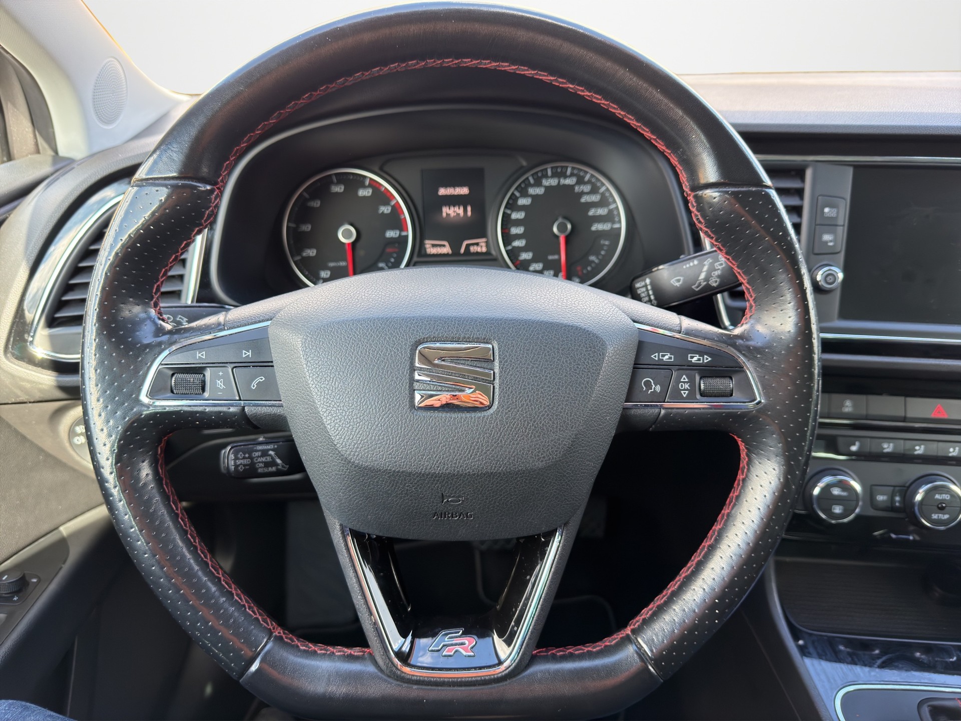 SEAT Leon 1.4 TSI FR Line DSG-image-13