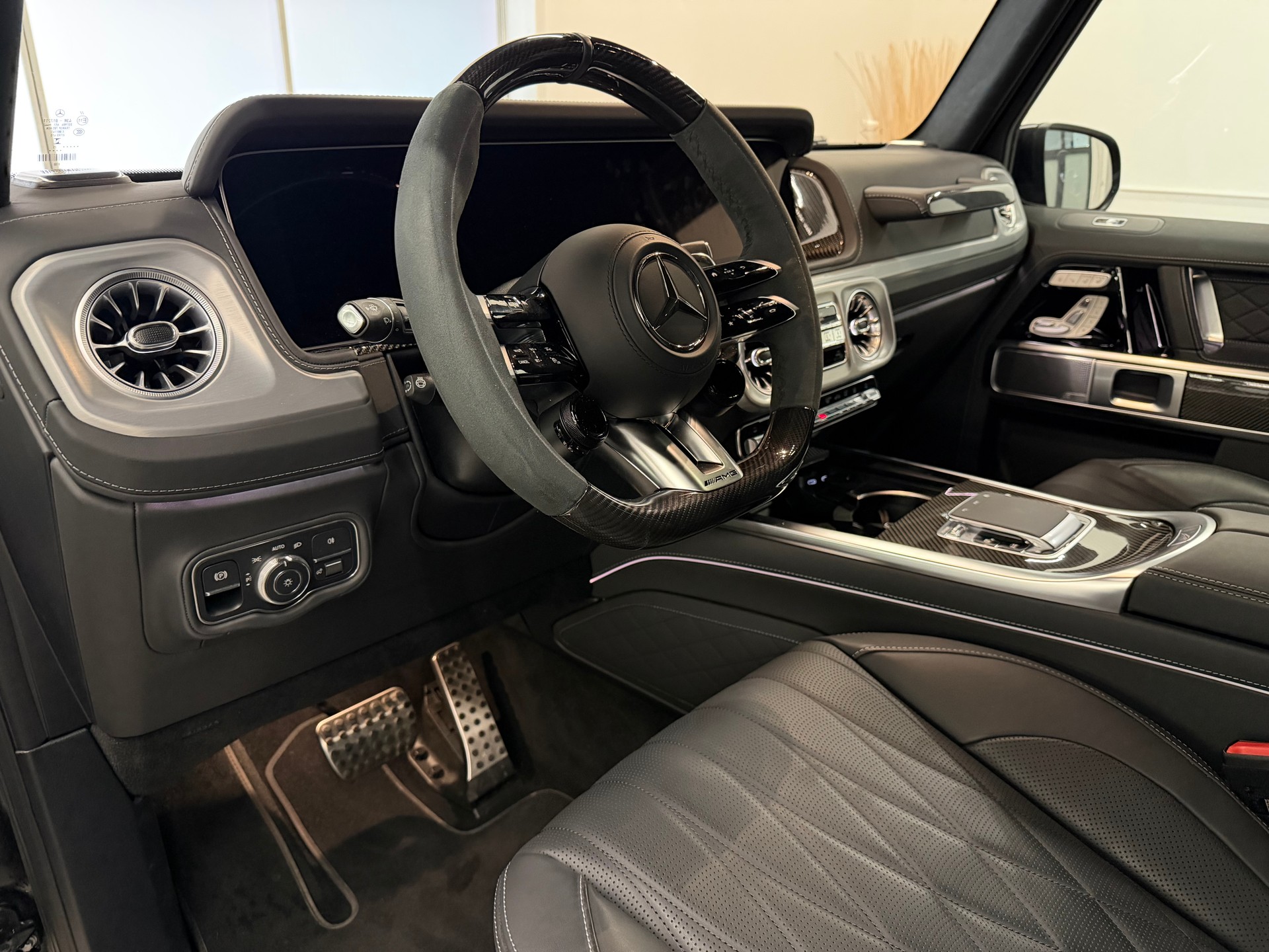 MERCEDES-BENZ G 63 AMG 9G-Tronic-image-21