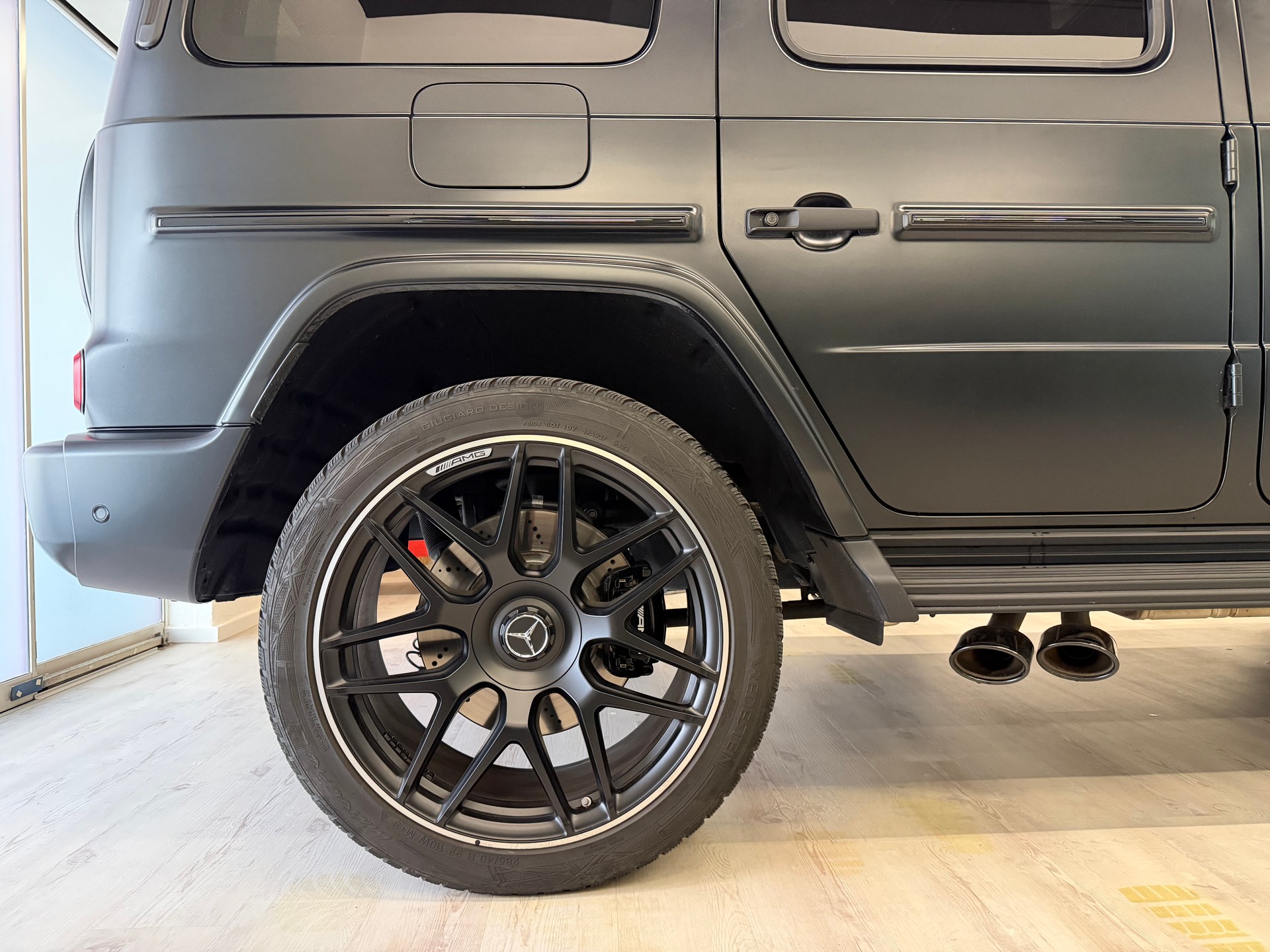 MERCEDES-BENZ G 63 AMG 9G-Tronic-image-18