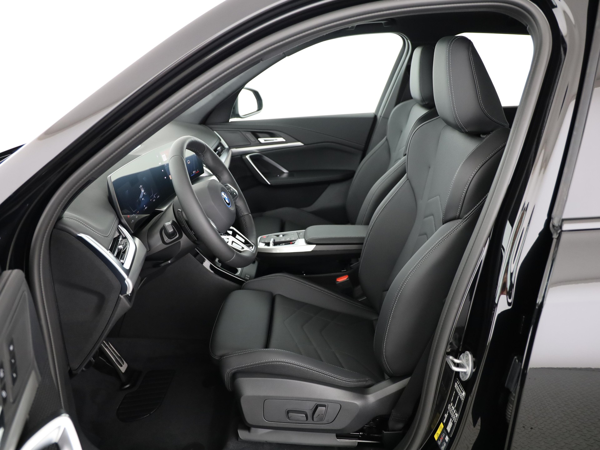 BMW iX1 30 xDrive-showroom-element-3
