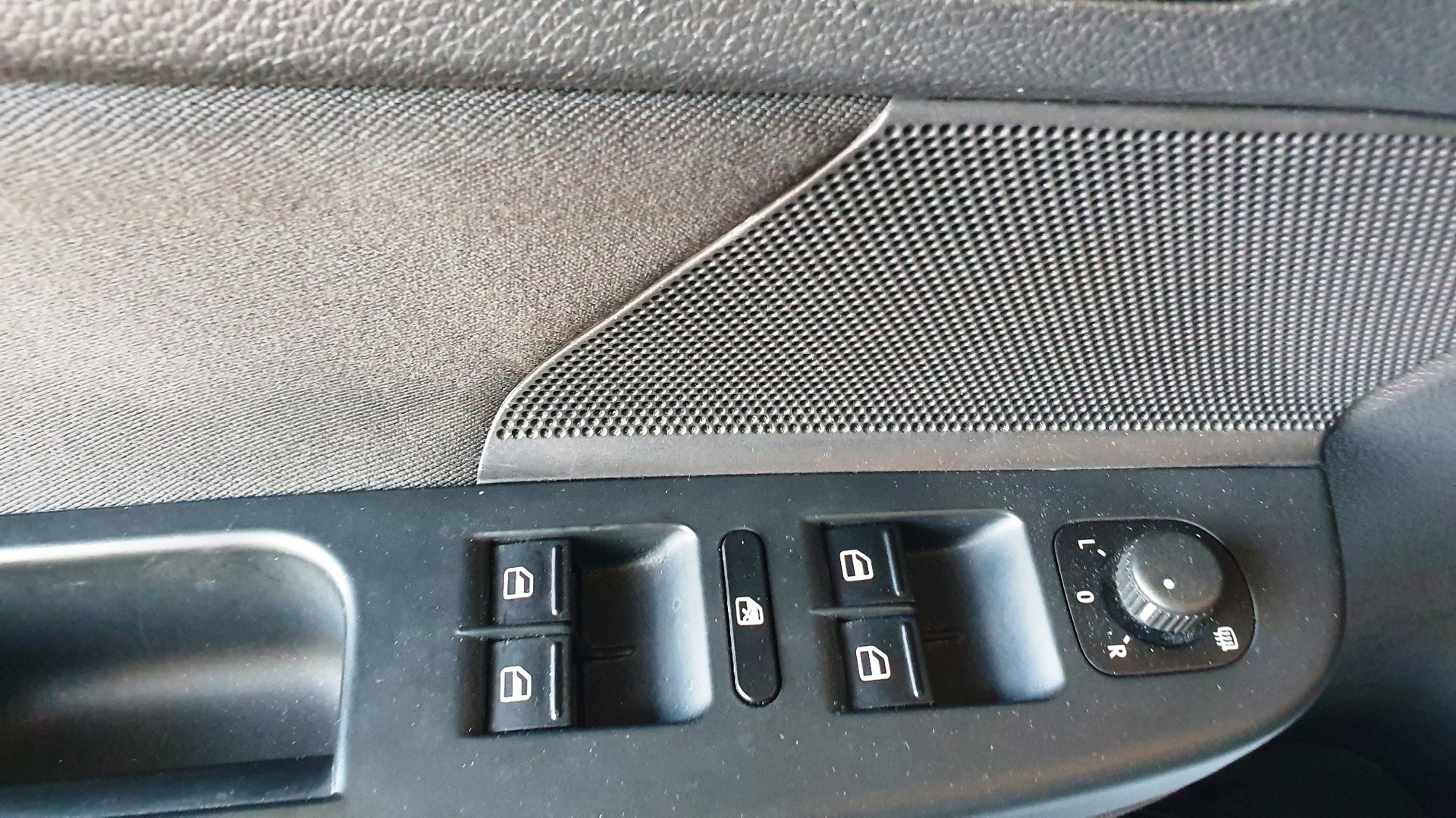VW Golf Variant 1.4 TSI Comfortline DSG-image-15