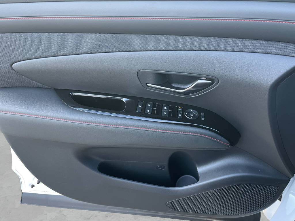 HYUNDAI Tucson 1.6 T-GDi PHEV N-Line 4WD-image-11