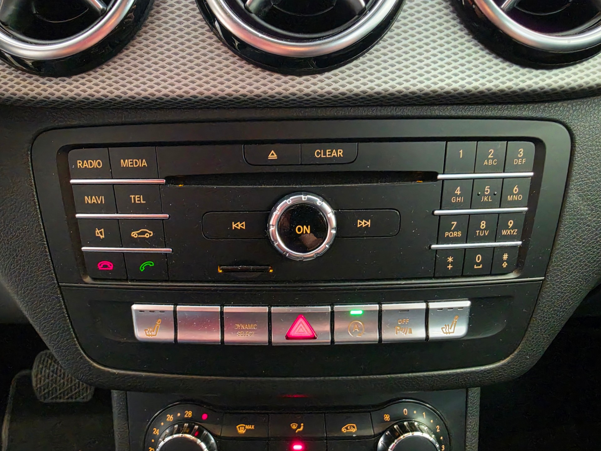 MERCEDES-BENZ B 180 Urban 7G-DCT-image-9