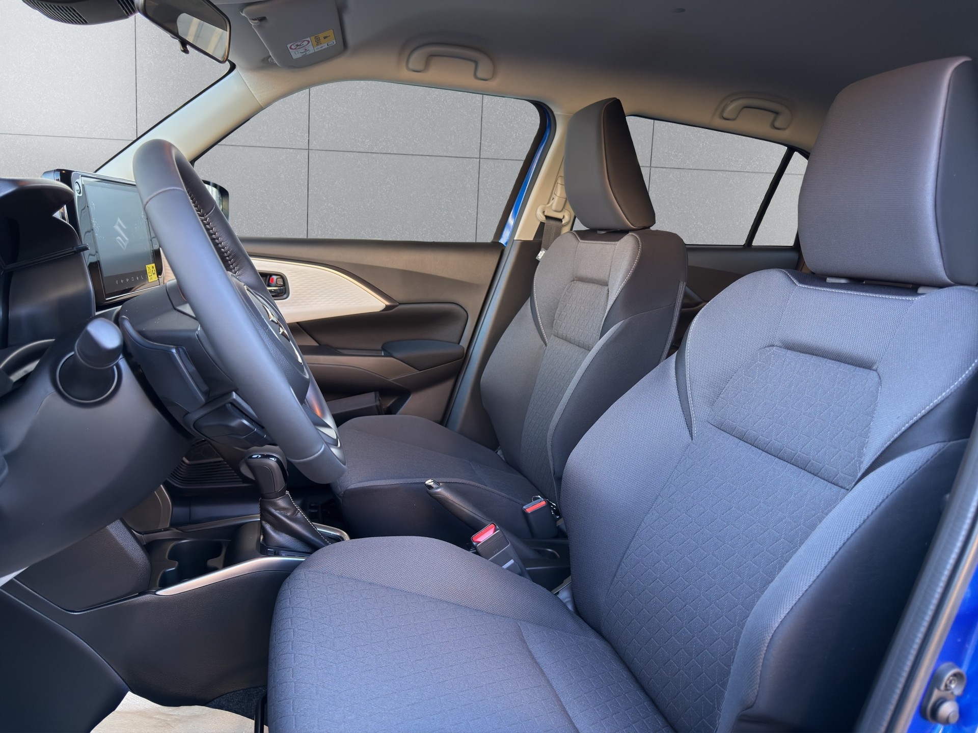 SUZUKI Swift 1.2 Sakura Top Hybrid 4x4-image-8