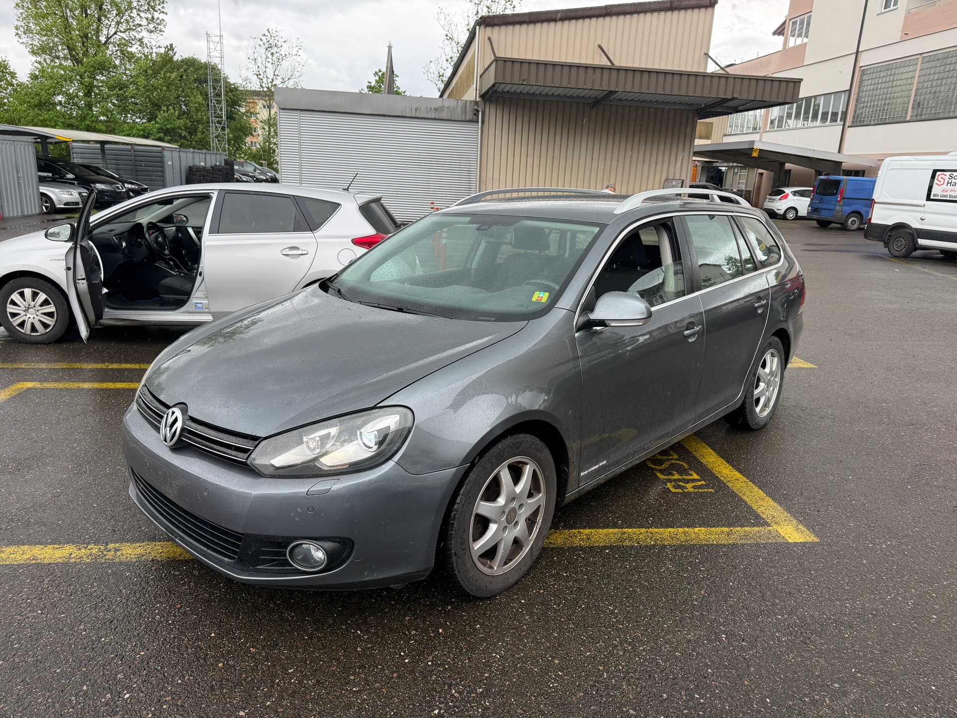 VW Golf Variant 1.6 TDI Value 4Motion-image-10