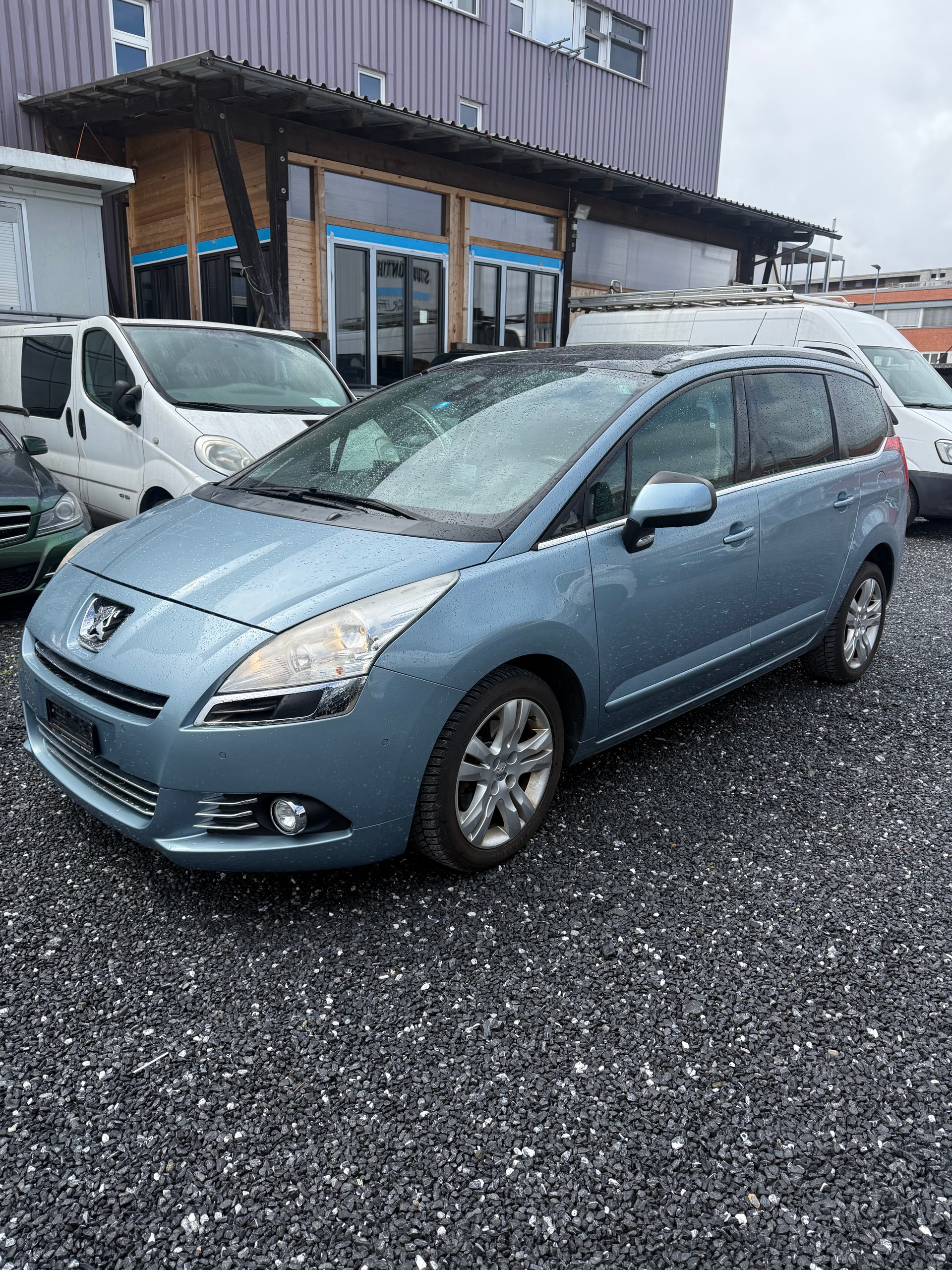 PEUGEOT 5008 1.6 16V T Sport Pack-image-11
