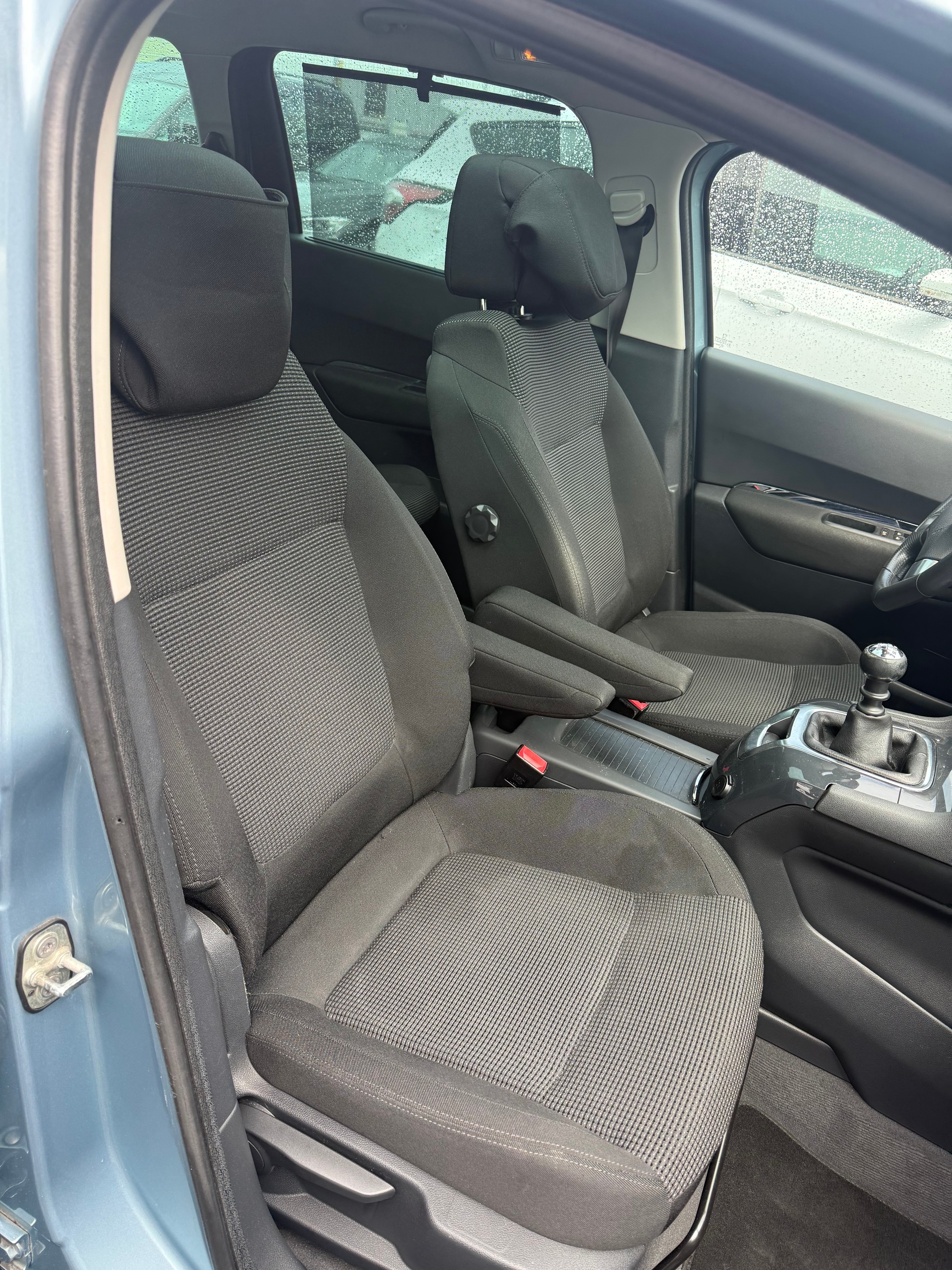 PEUGEOT 5008 1.6 16V T Sport Pack-image-8