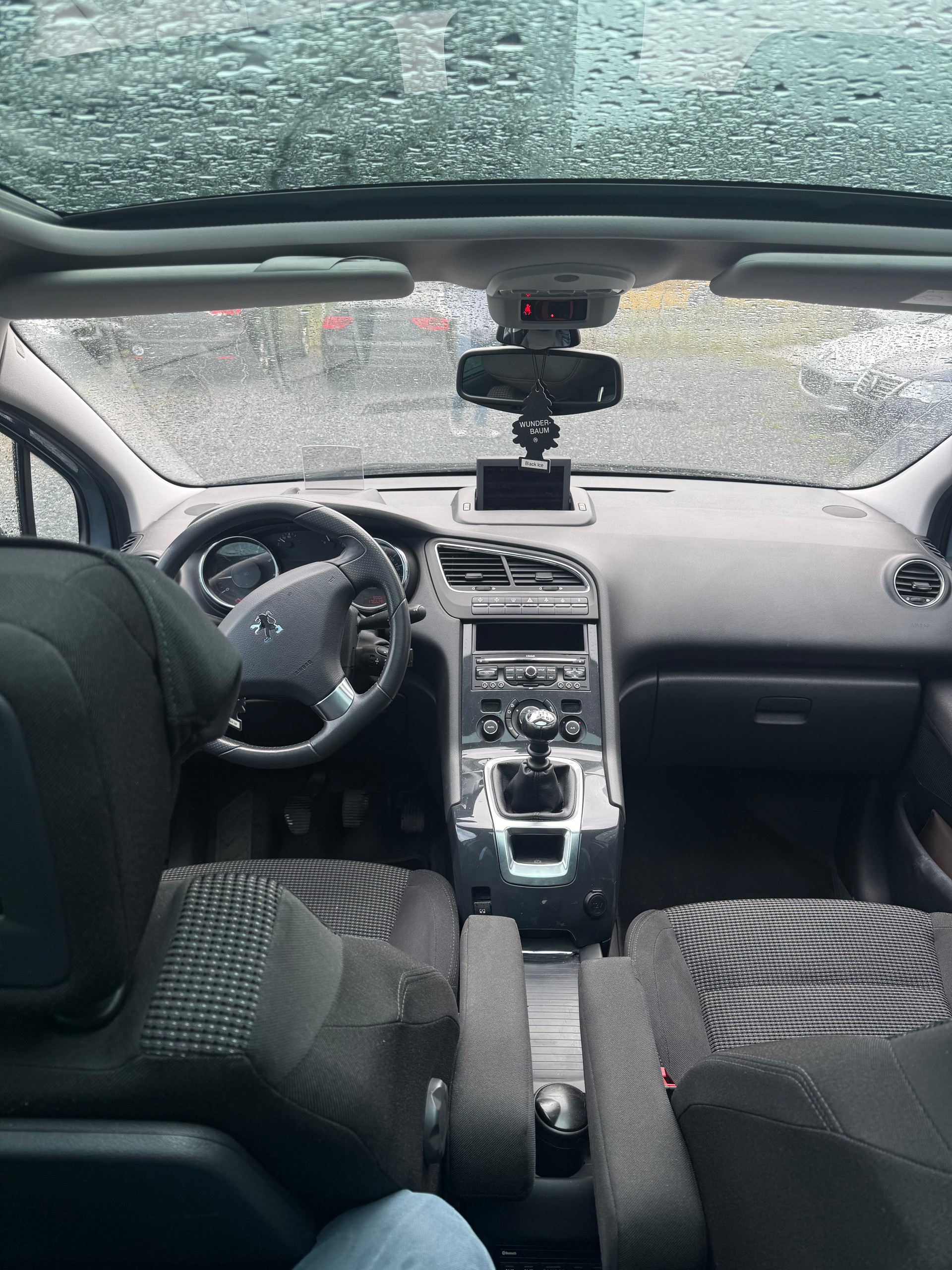 PEUGEOT 5008 1.6 16V T Sport Pack-image-12