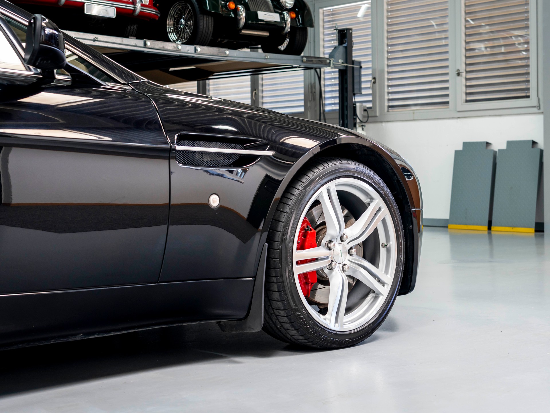ASTON MARTIN V8 Vantage 4.7 Sportshift-image-11