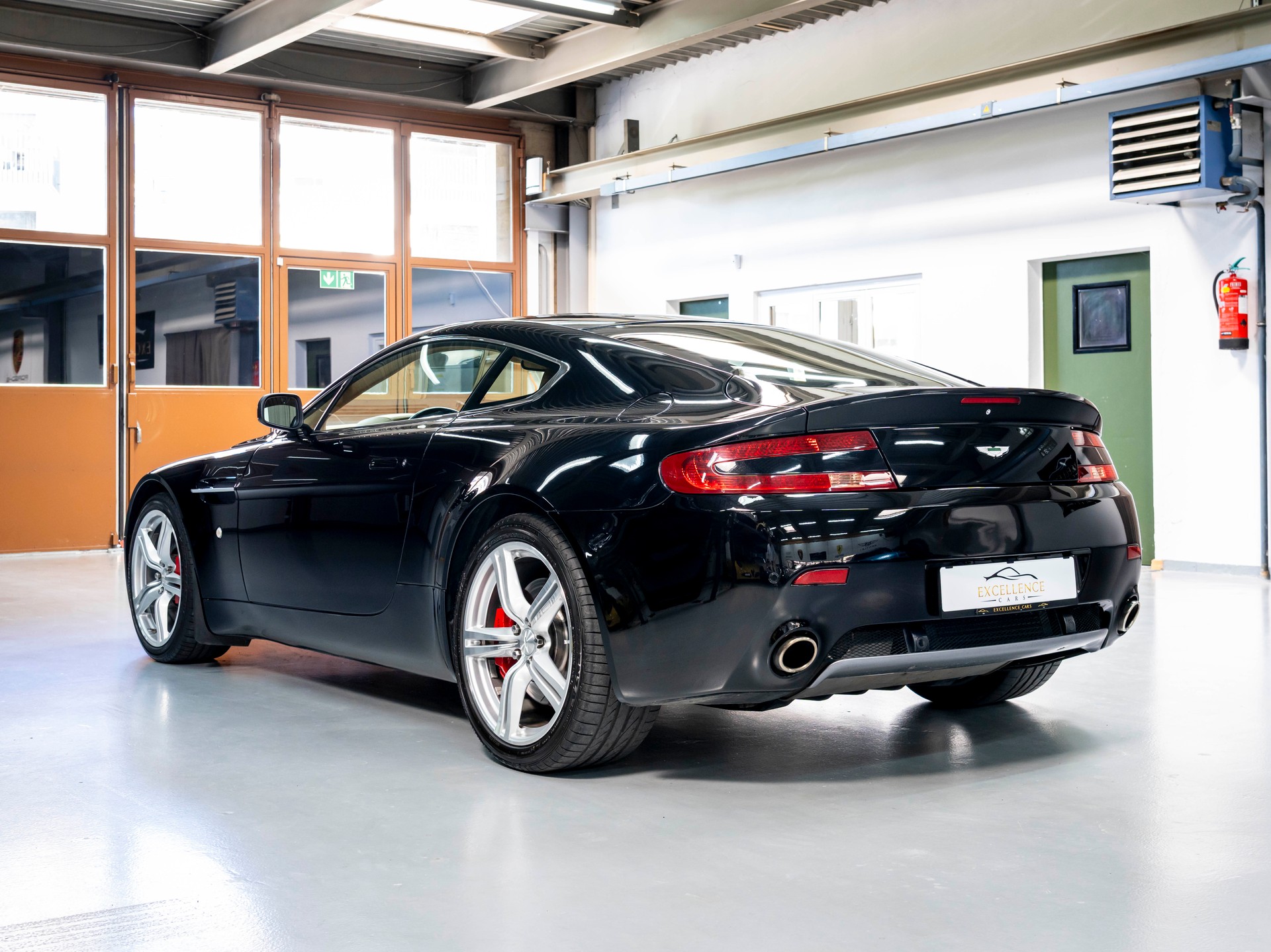 ASTON MARTIN V8 Vantage 4.7 Sportshift-image-8