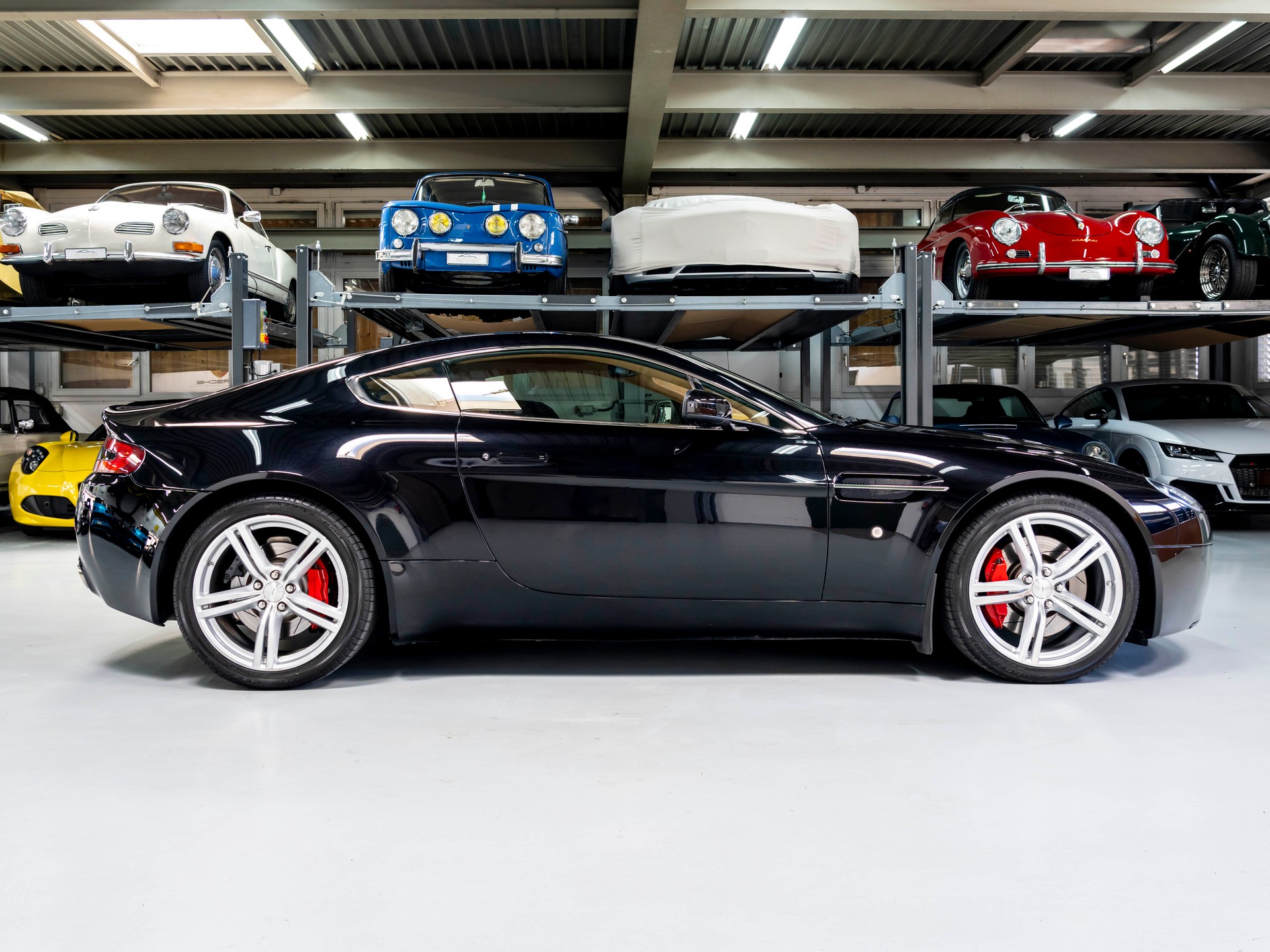 ASTON MARTIN V8 Vantage 4.7 Sportshift-image-5
