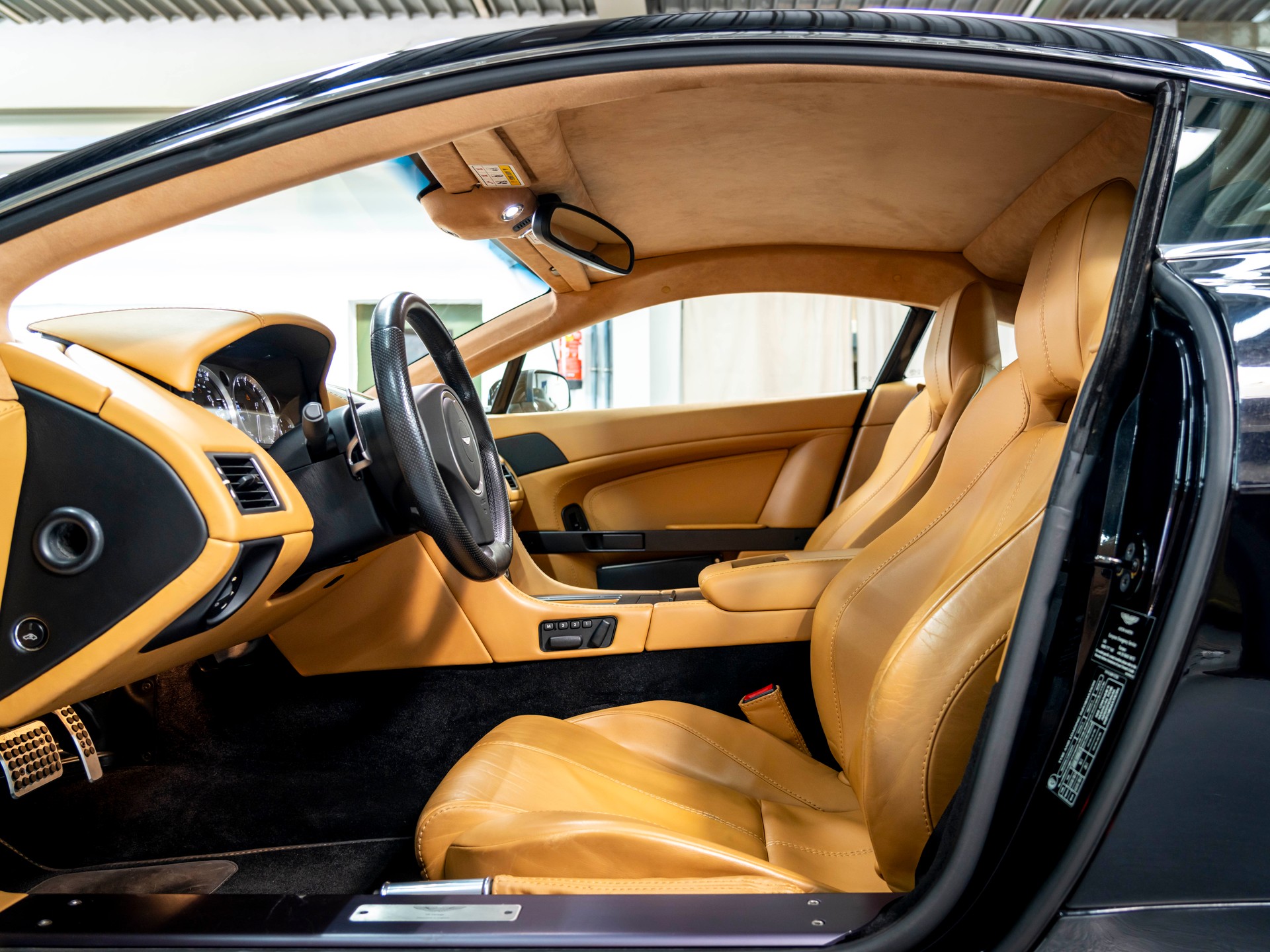 ASTON MARTIN V8 Vantage 4.7 Sportshift-image-18