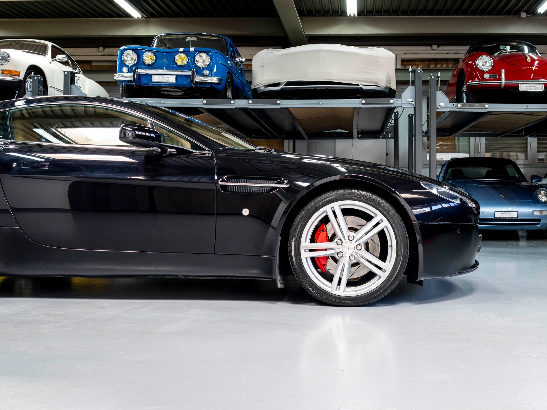 ASTON MARTIN V8 Vantage 4.7 Sportshift-image-9