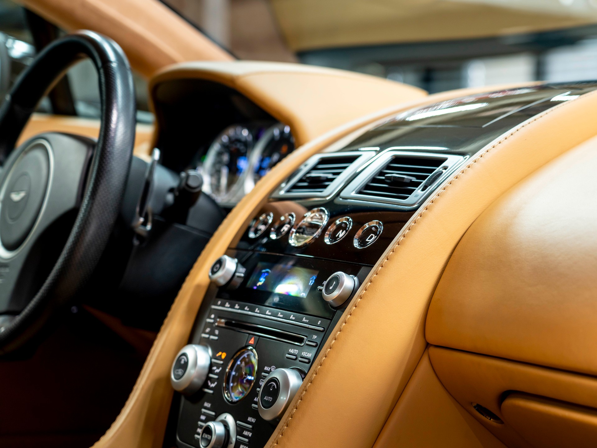 ASTON MARTIN V8 Vantage 4.7 Sportshift-image-22