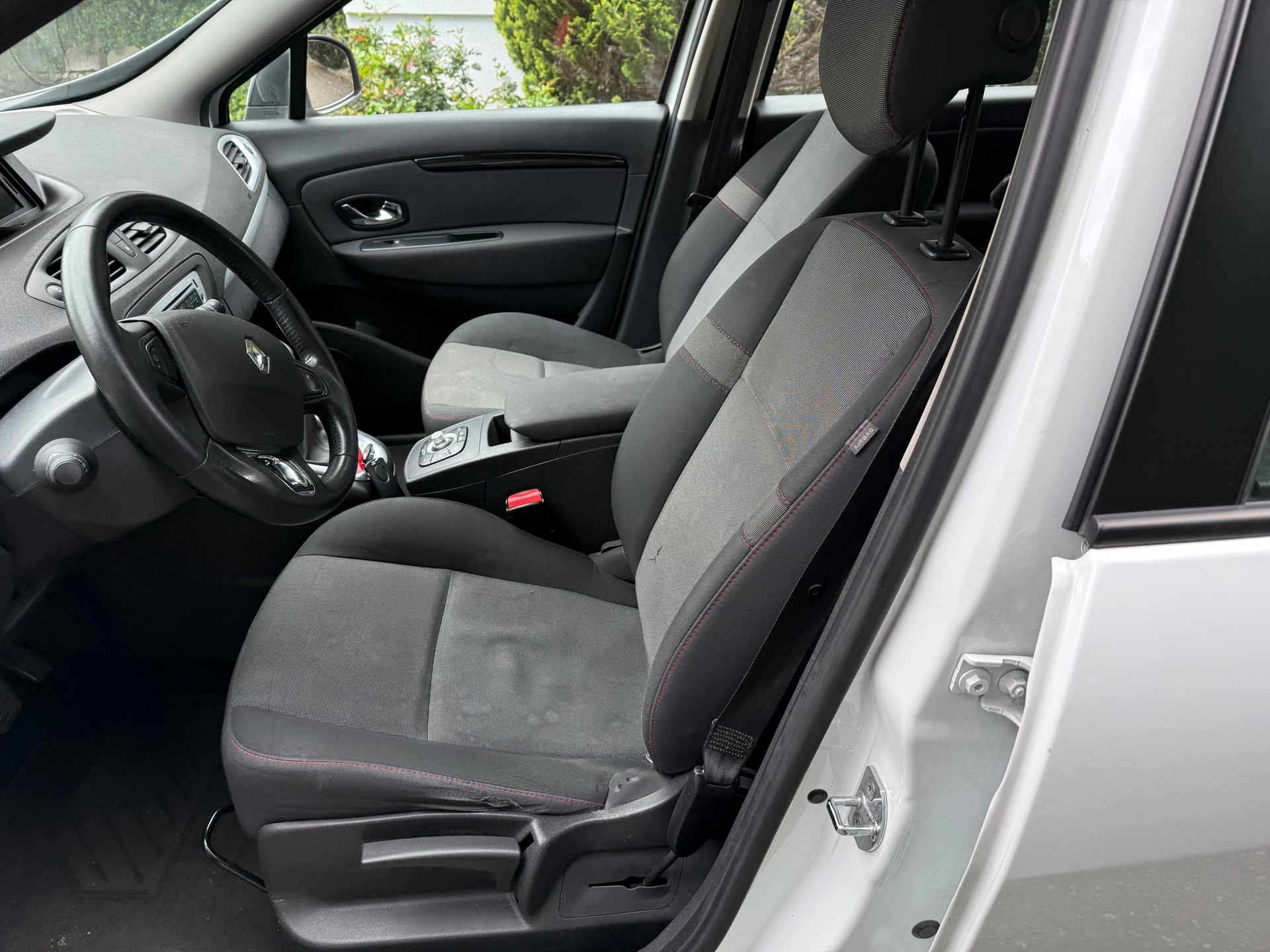 RENAULT Grand Scénic 1.5 dCi Expression EDC-image-6