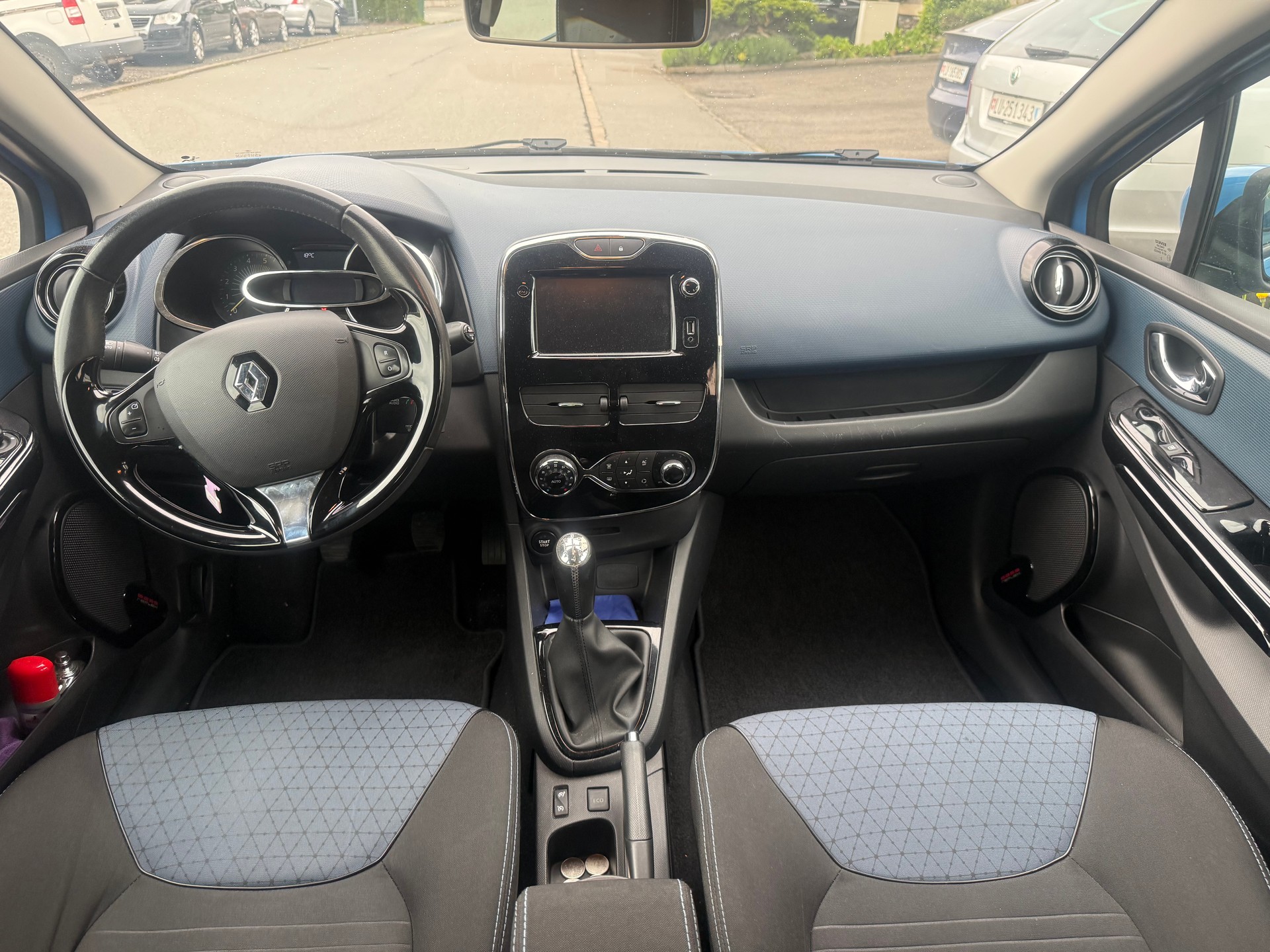 RENAULT Clio 1.5 dCi Dynamique-image-9