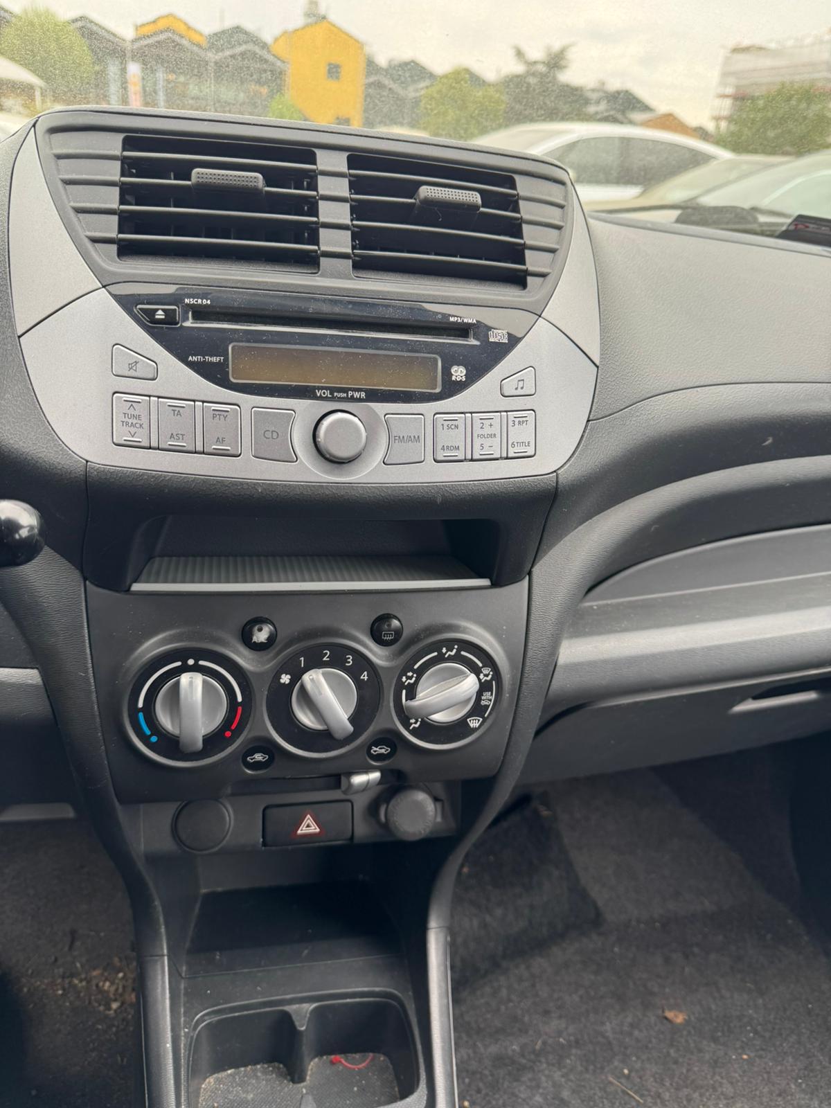 NISSAN Pixo 1.0 more-image-11