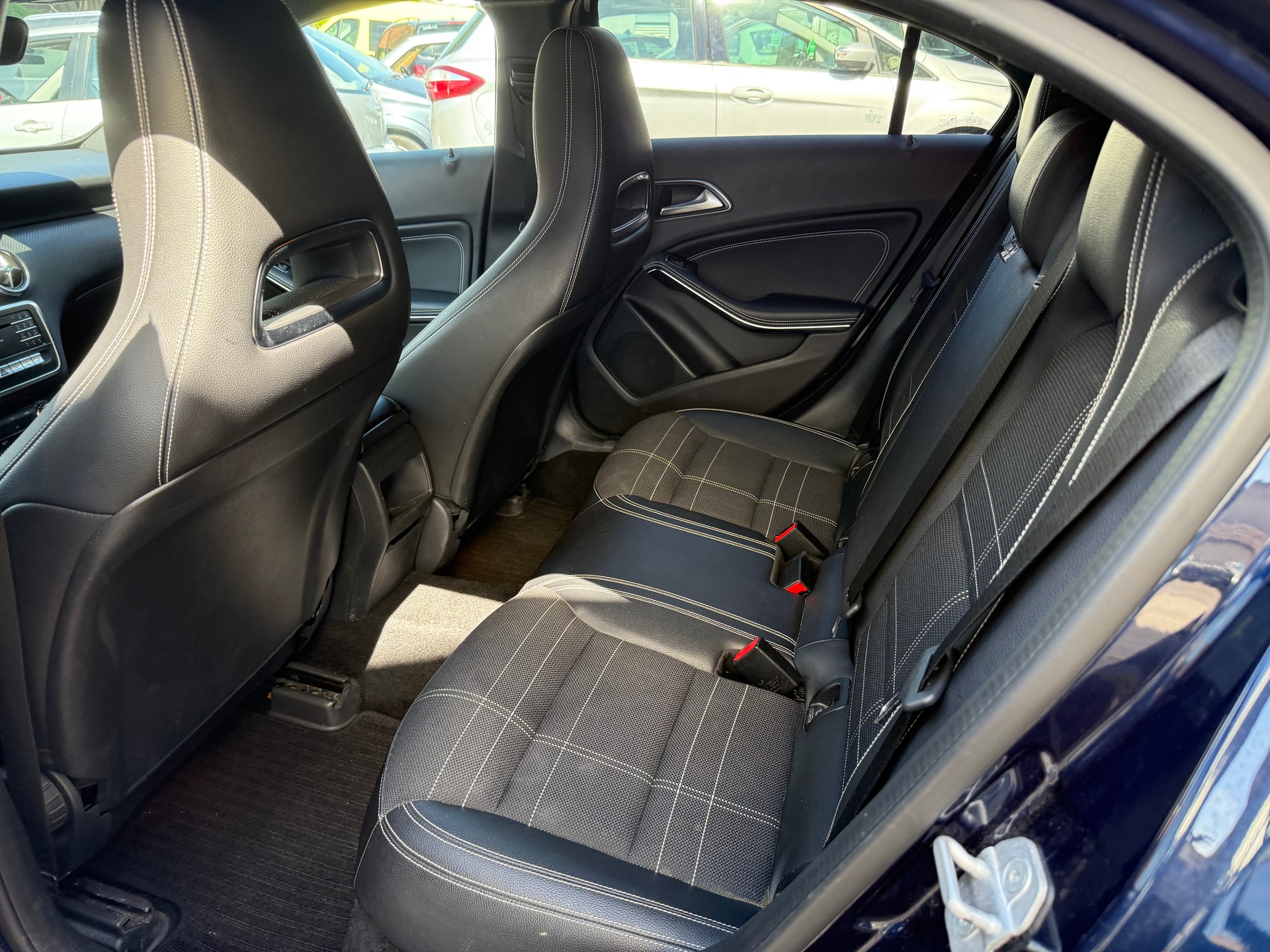 MERCEDES-BENZ A 200 Style 7G-DCT-image-8
