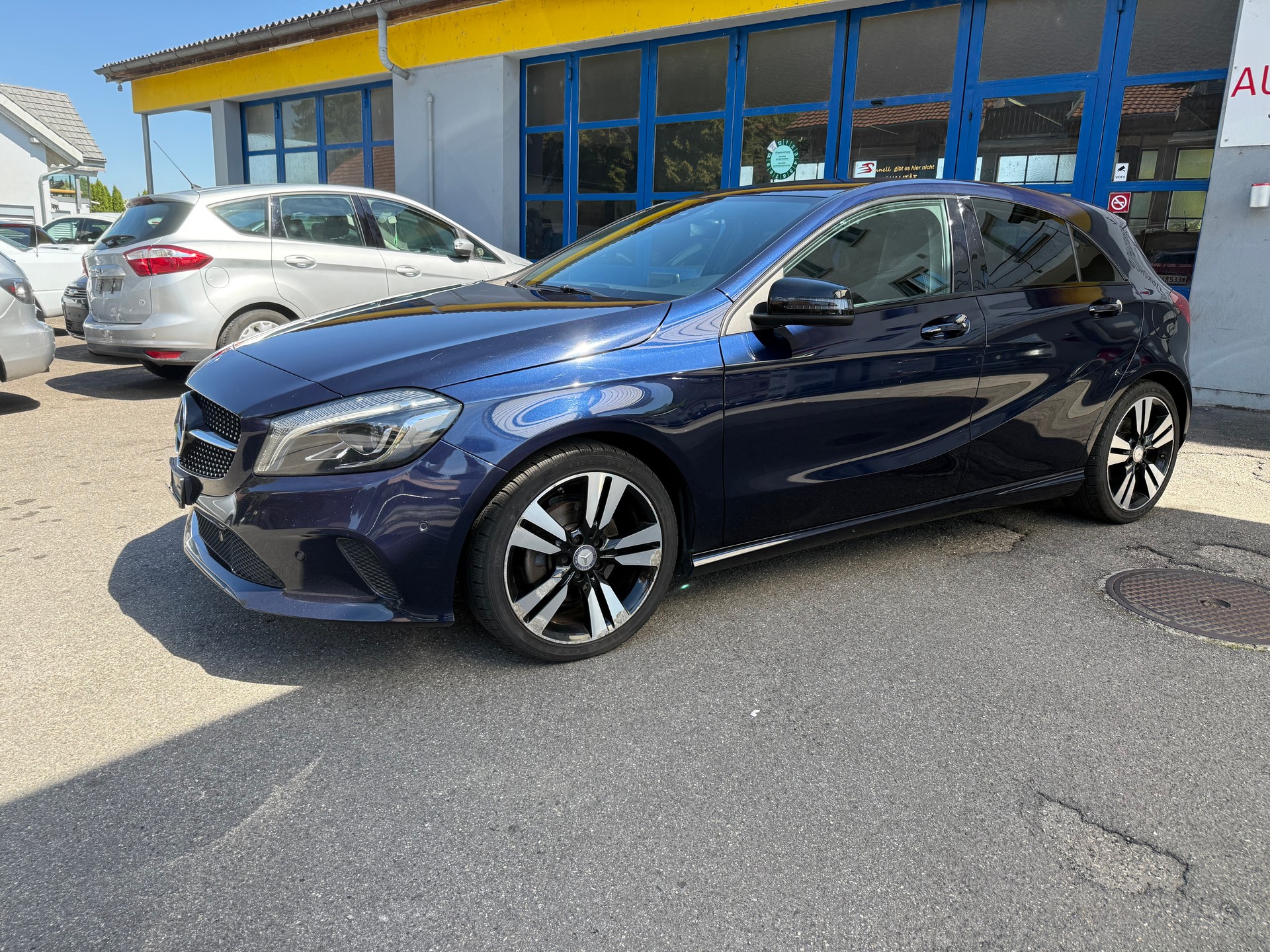 MERCEDES-BENZ A 200 Style 7G-DCT-image-6