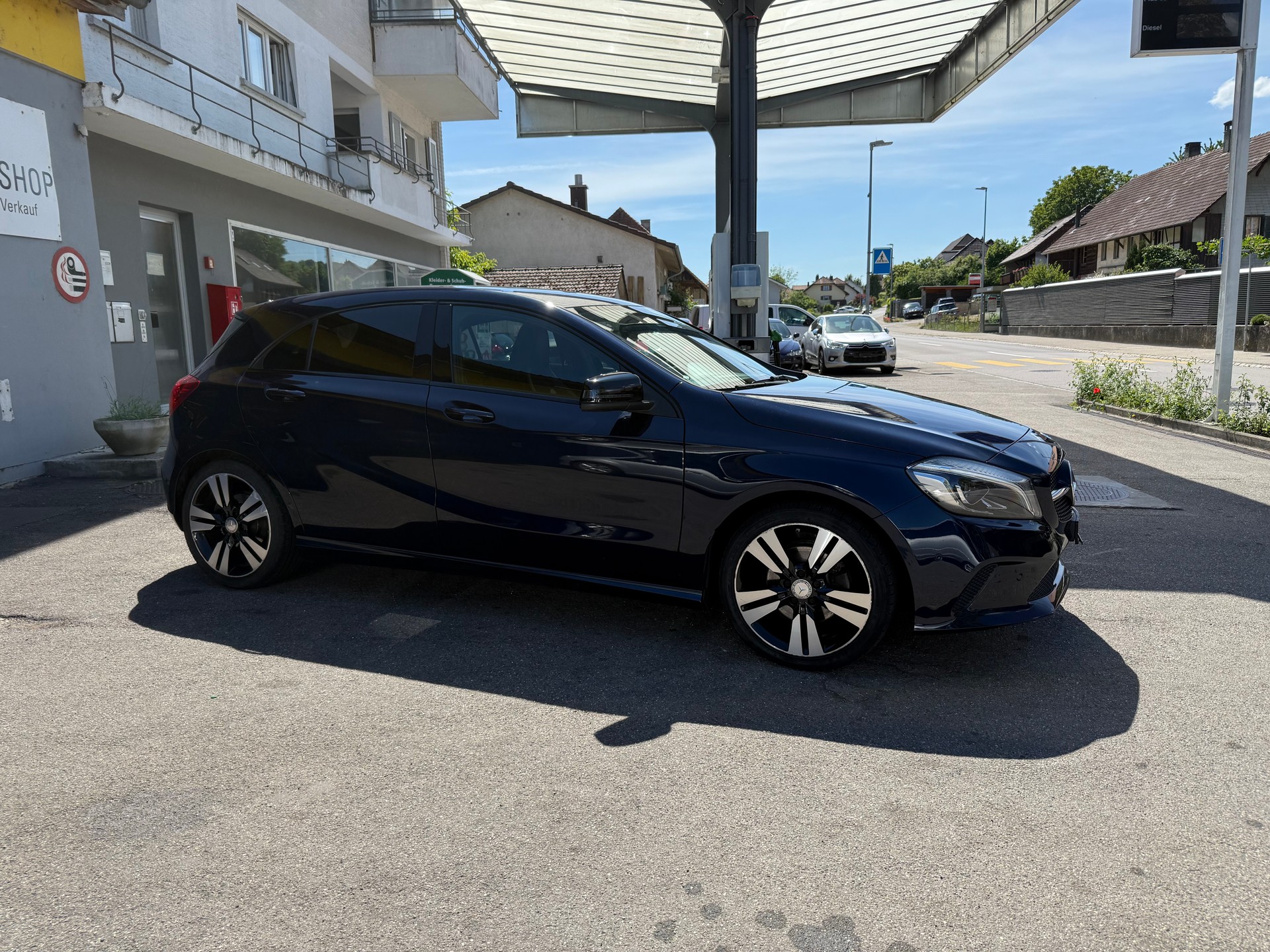 MERCEDES-BENZ A 200 Style 7G-DCT-image-1