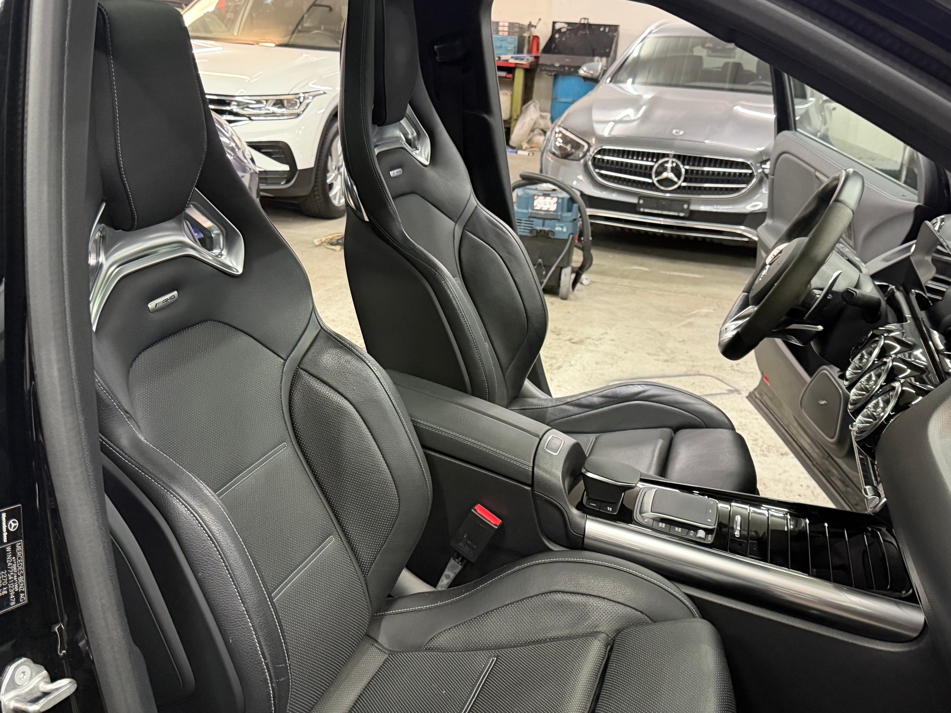 MERCEDES-BENZ GLA 45 S AMG 4Matic+ PERFORMANCE PAKET-image-1