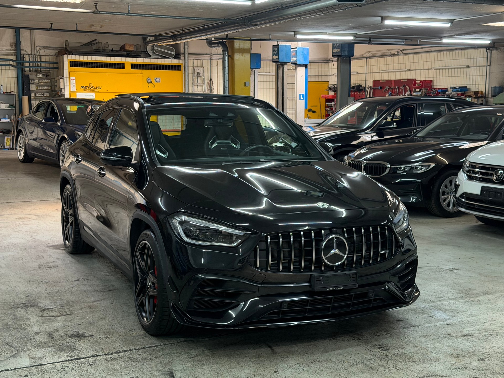 MERCEDES-BENZ GLA 45 S AMG 4Matic+ PERFORMANCE PAKET