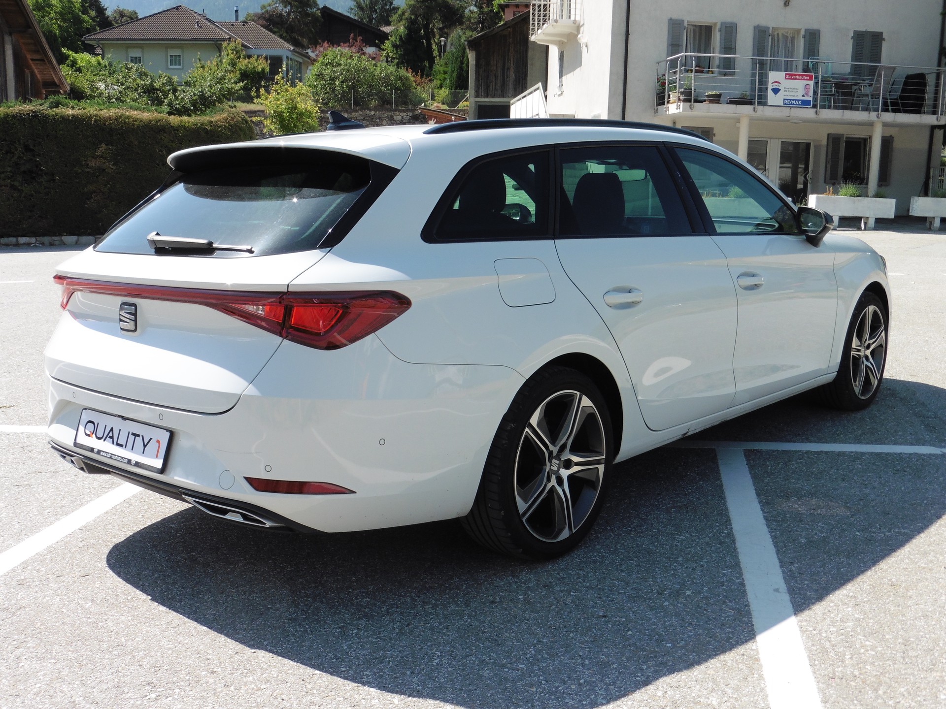 SEAT Leon ST 1.5 eTSI mHEV DSG FR-image-9