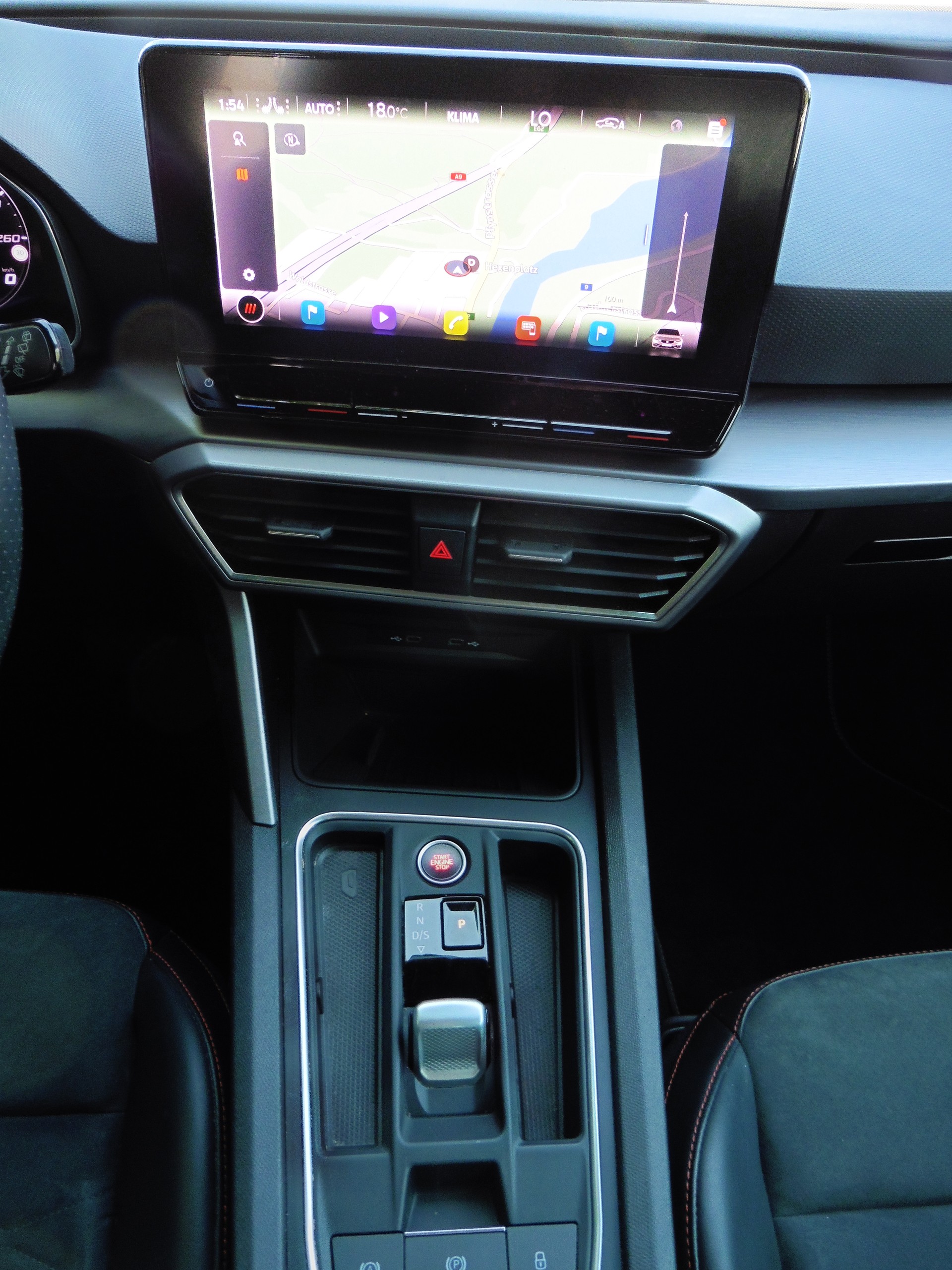 SEAT Leon ST 1.5 eTSI mHEV DSG FR-image-14