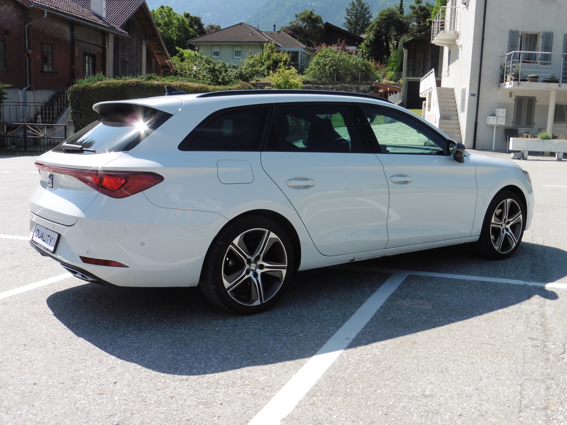 SEAT Leon ST 1.5 eTSI mHEV DSG FR-image-11