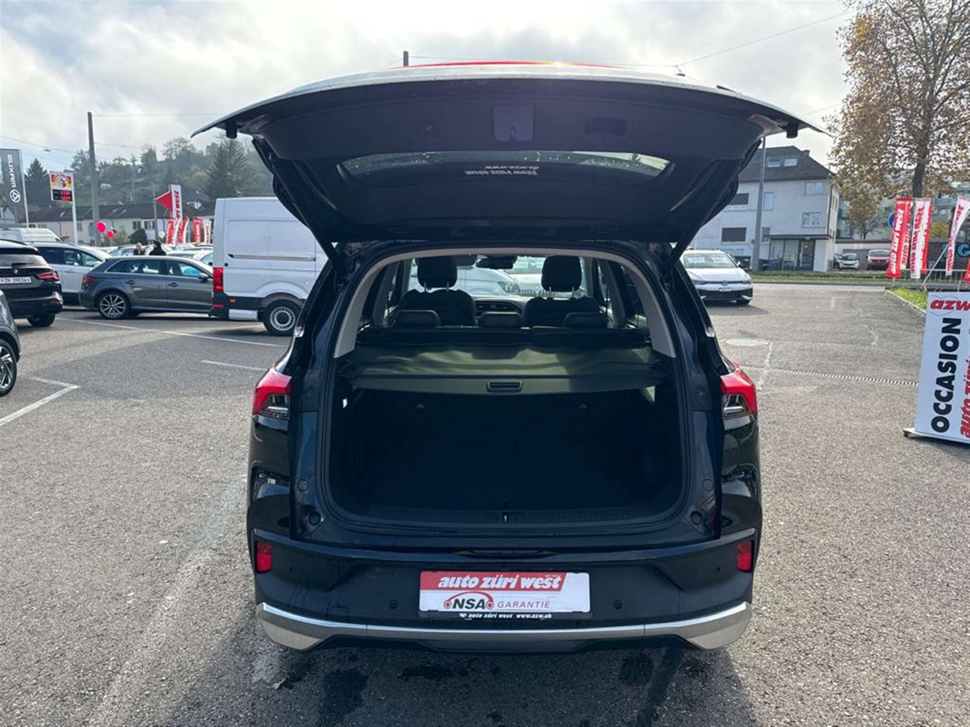 MAXUS eUniq6 70kWh 354km Reichweite-image-7