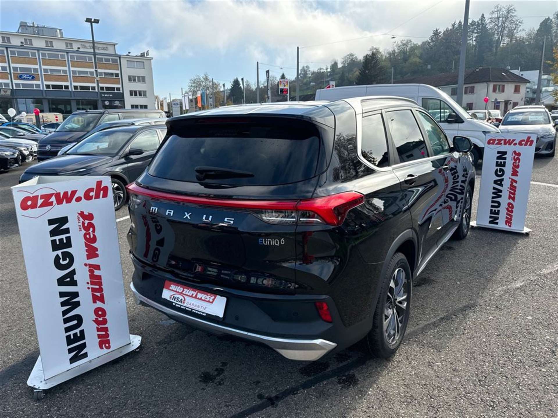 MAXUS eUniq6 70kWh 354km Reichweite-showroom-element-2