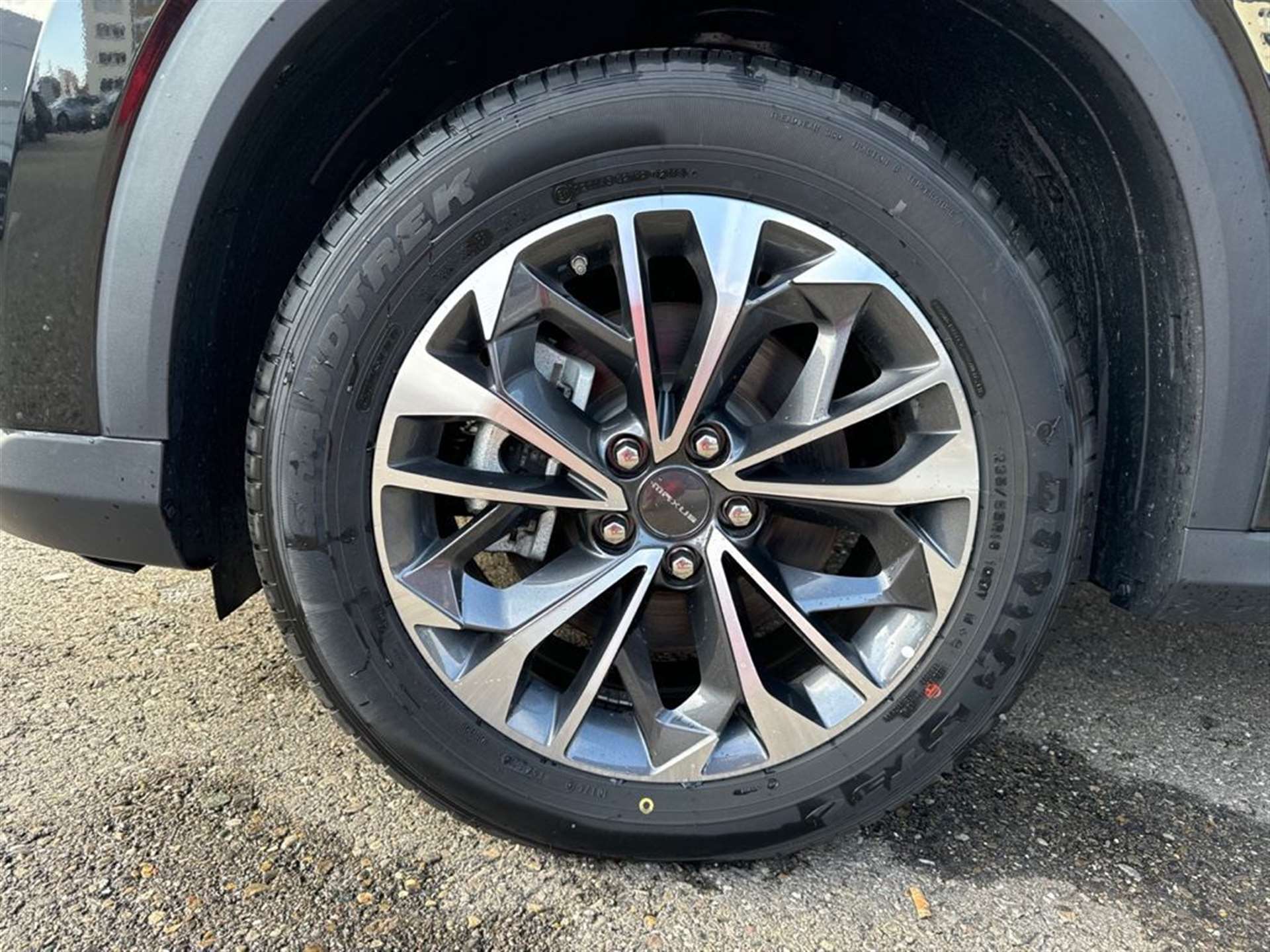 MAXUS eUniq6 70kWh 354km Reichweite-image-8