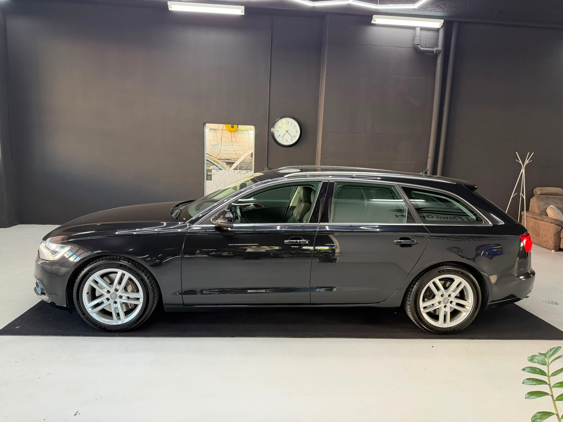 AUDI A6 Avant 3.0 BiTDI V6 quattro tiptronic-showroom-element-3