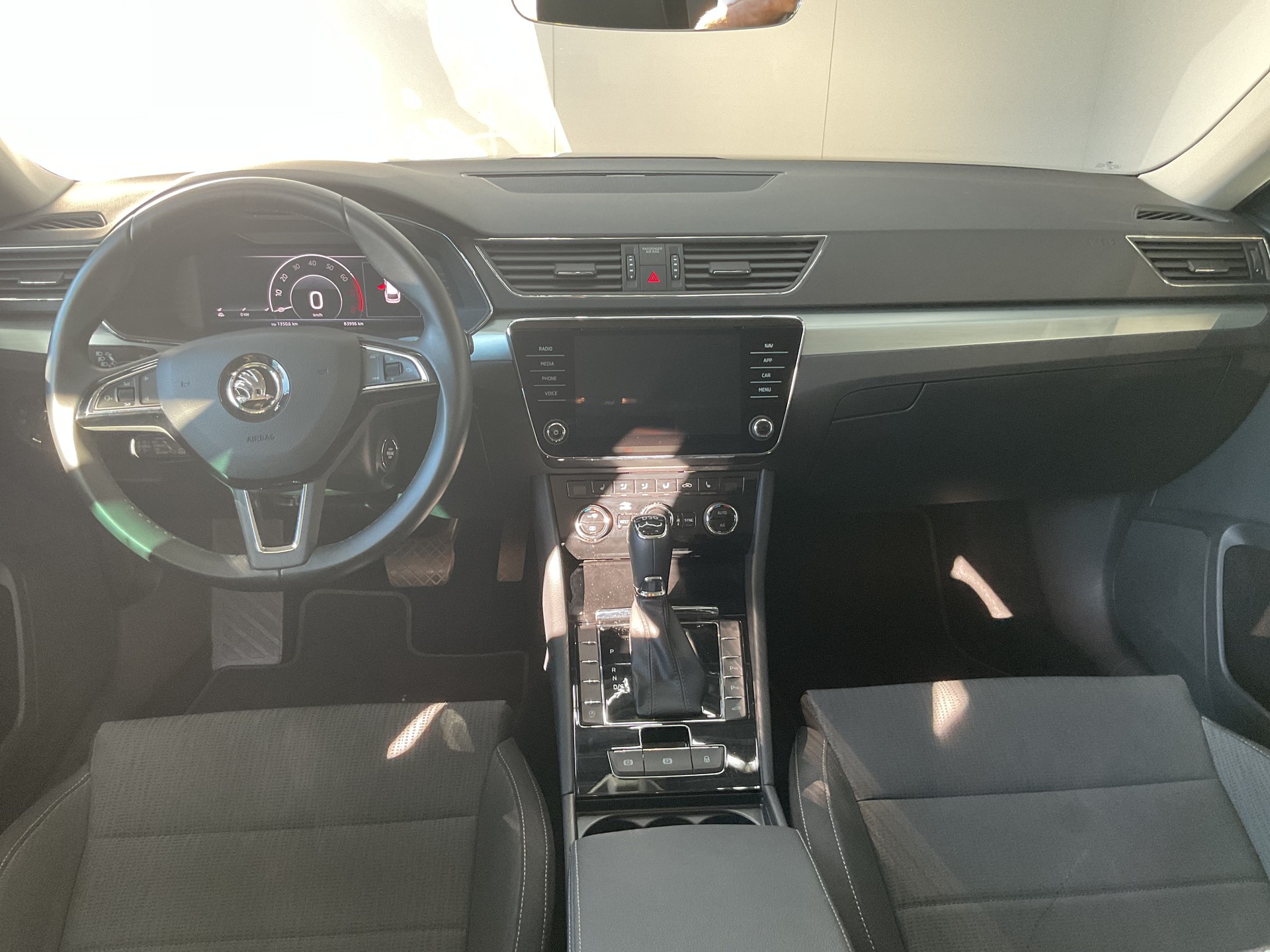 SKODA Superb Combi 1.5 TSI ACT Ambition DSG-image-10