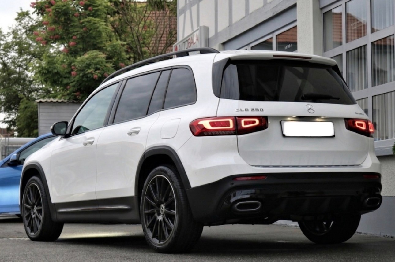 MERCEDES-BENZ GLB 250 4Matic AMG Line 8G-Tronic (CH)-image-1