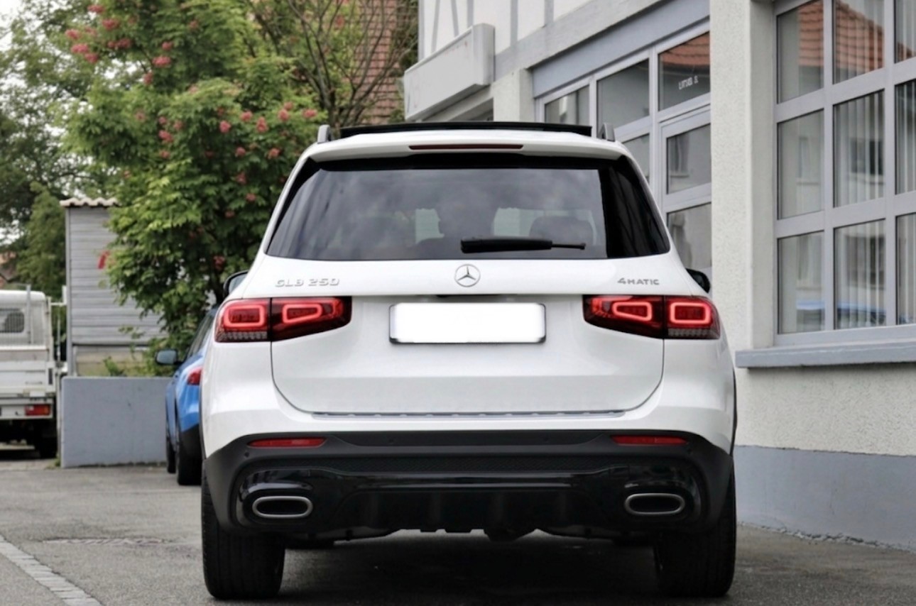MERCEDES-BENZ GLB 250 4Matic AMG Line 8G-Tronic (CH)-image-3