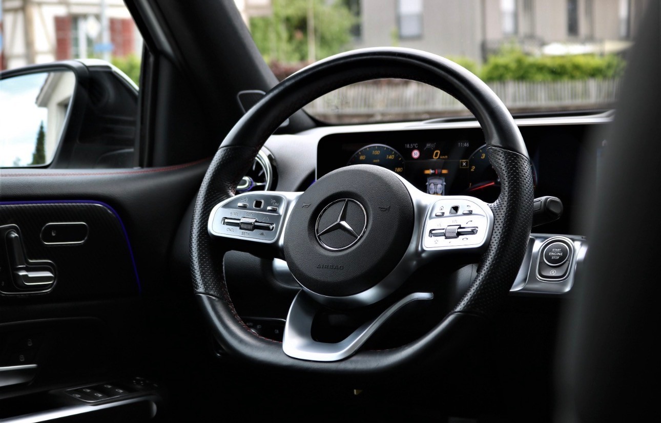 MERCEDES-BENZ GLB 250 4Matic AMG Line 8G-Tronic (CH)-image-4