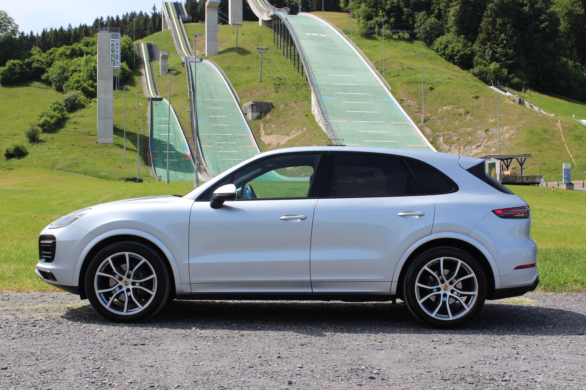 PORSCHE Cayenne-image-7