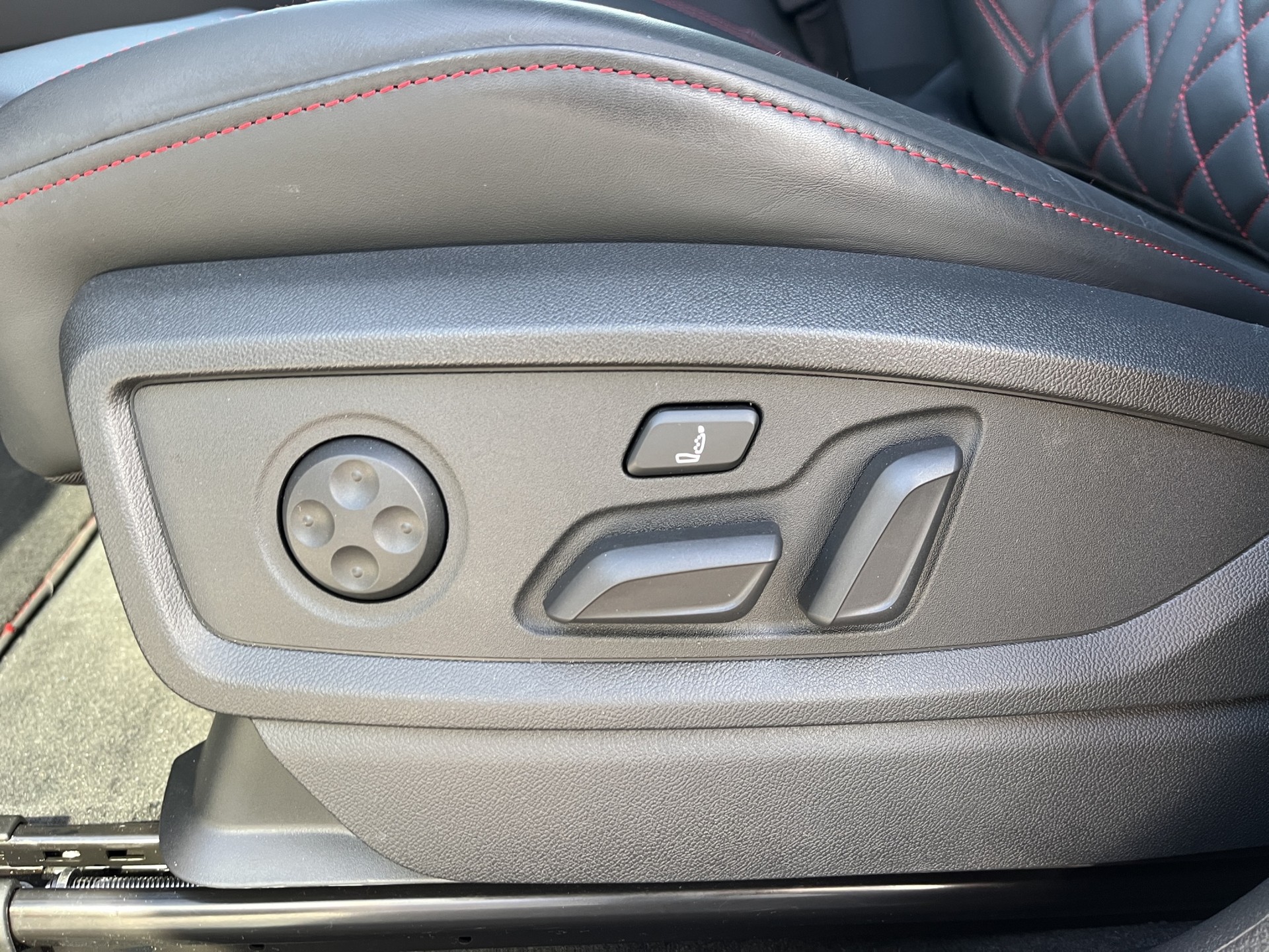 AUDI Q5 55 TFSI e PHEV S line quattro S-tronic*Panodach, Head-up, 360°Kamera, AHK, B&O, (5-Jahre Garantie)-image-14