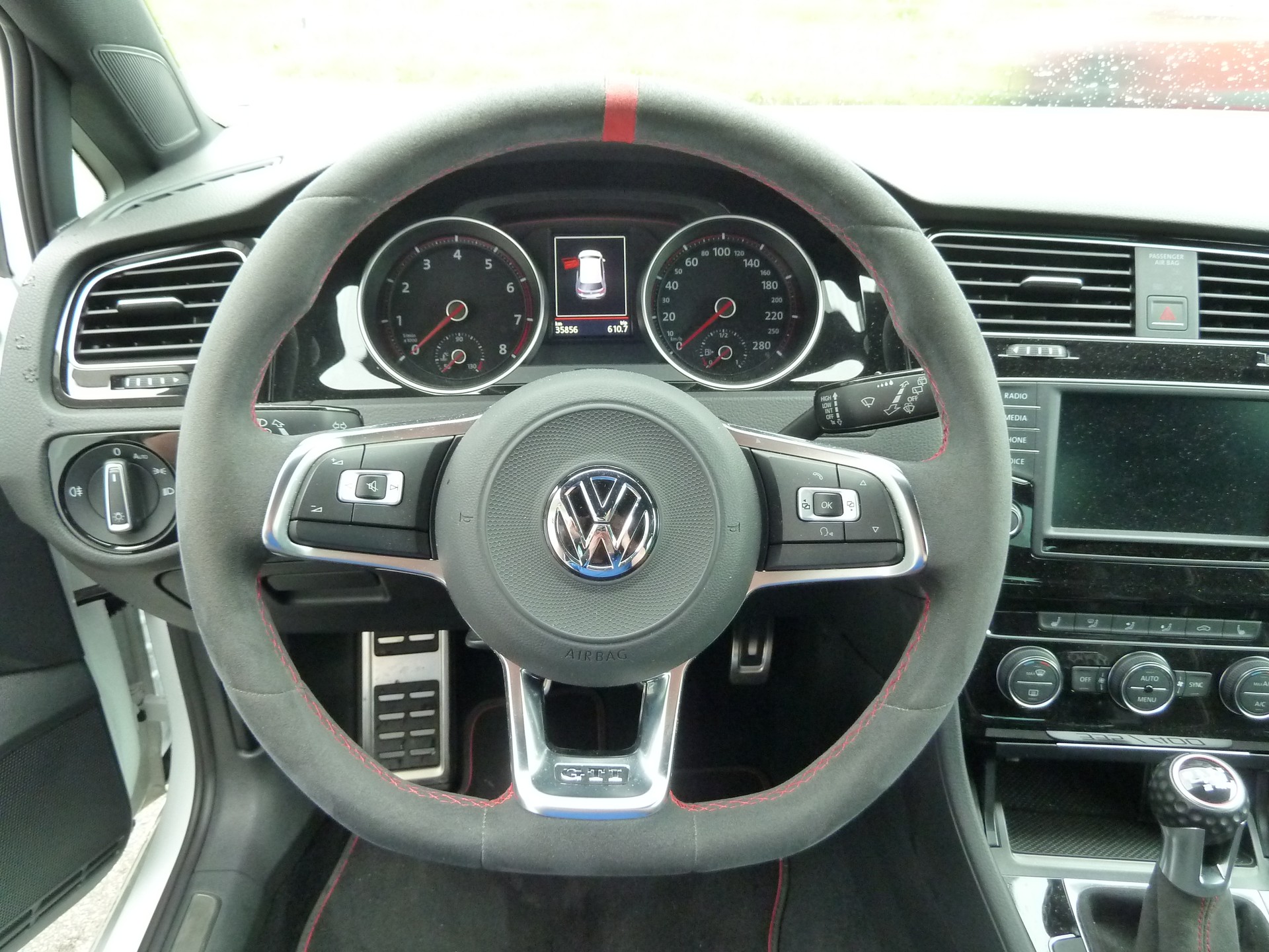 VW Golf 2.0 TSI GTI Clubsport S-image-10