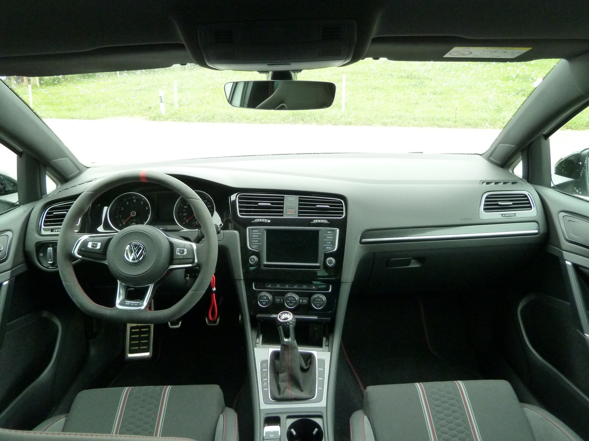VW Golf 2.0 TSI GTI Clubsport S-image-13