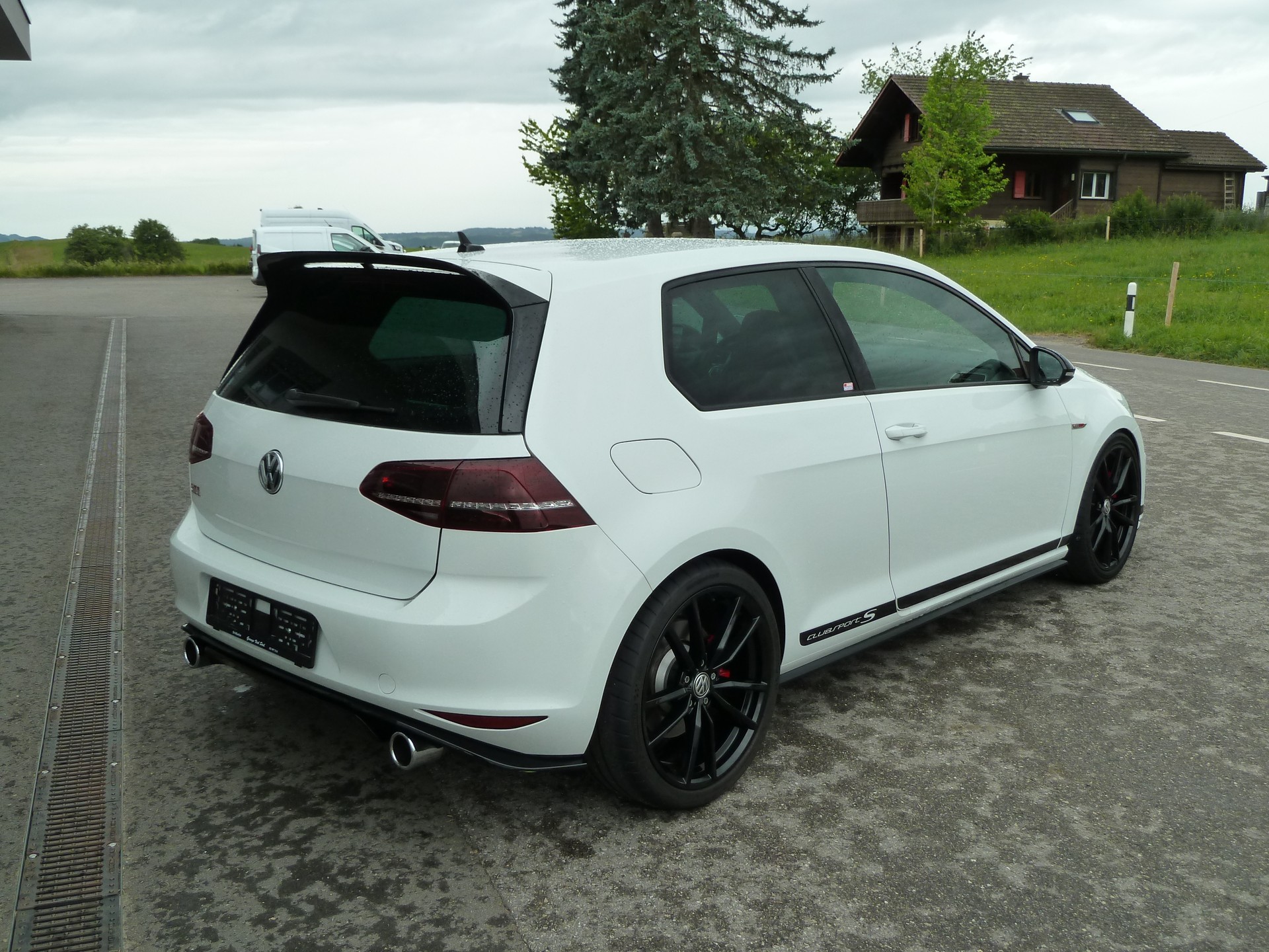 VW Golf 2.0 TSI GTI Clubsport S-image-4