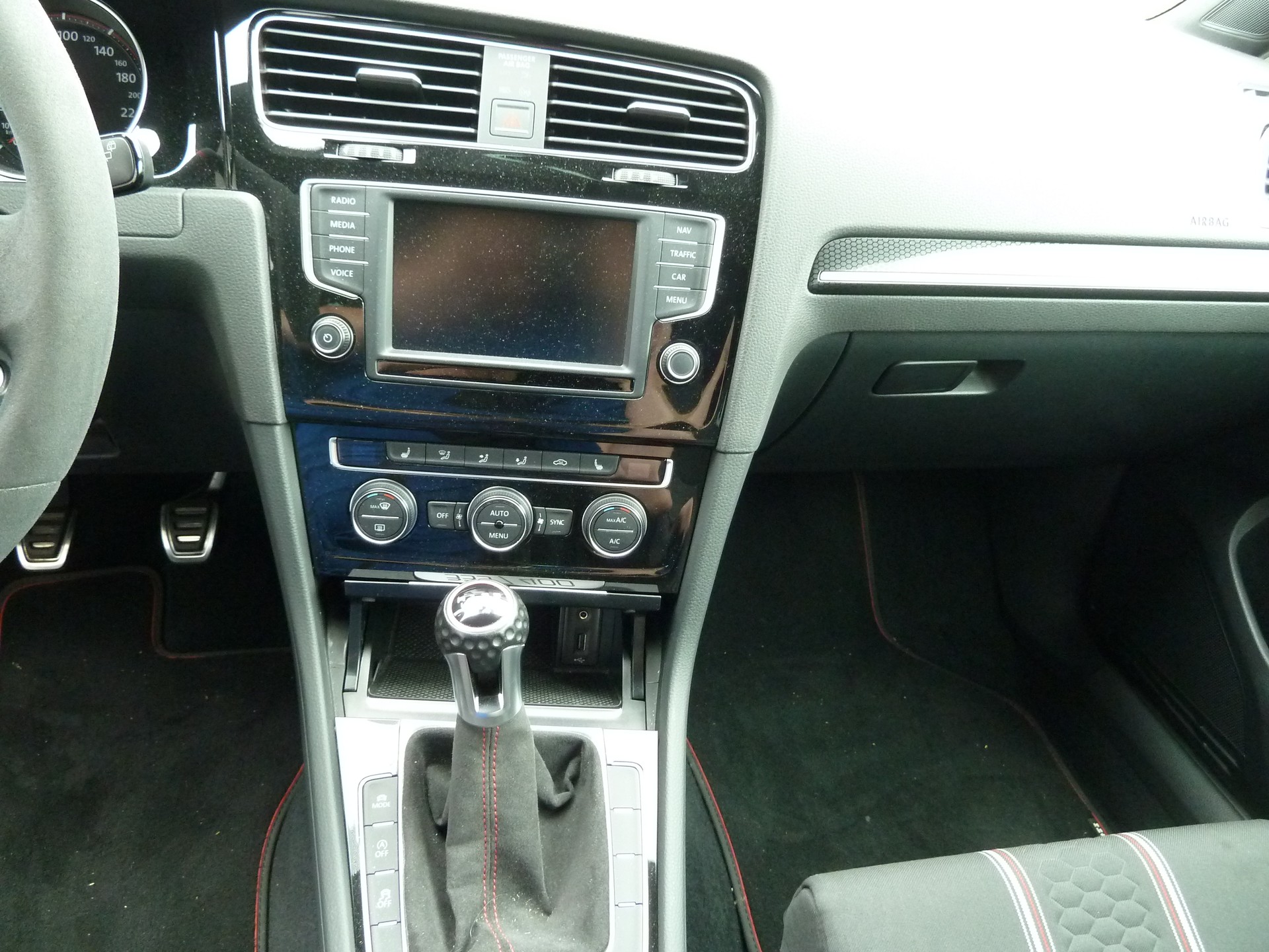 VW Golf 2.0 TSI GTI Clubsport S-image-11