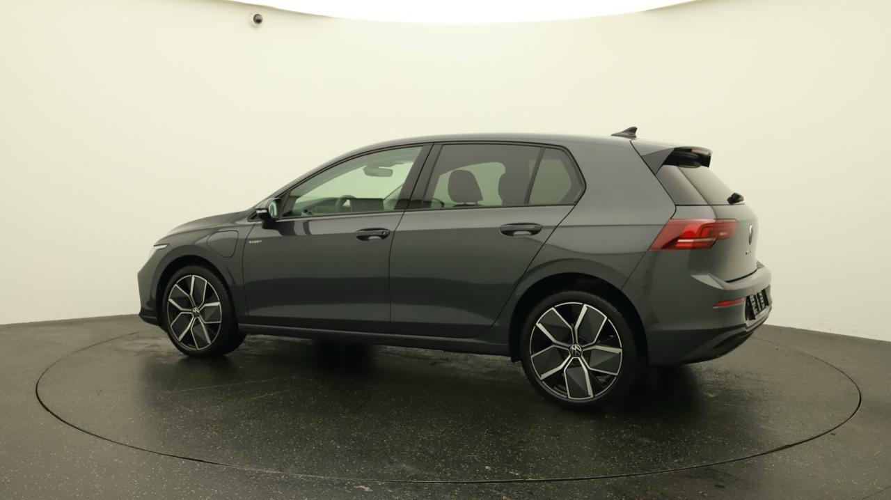 VW Golf VIII 1.5 TSI PHEV Limited-showroom-element-2