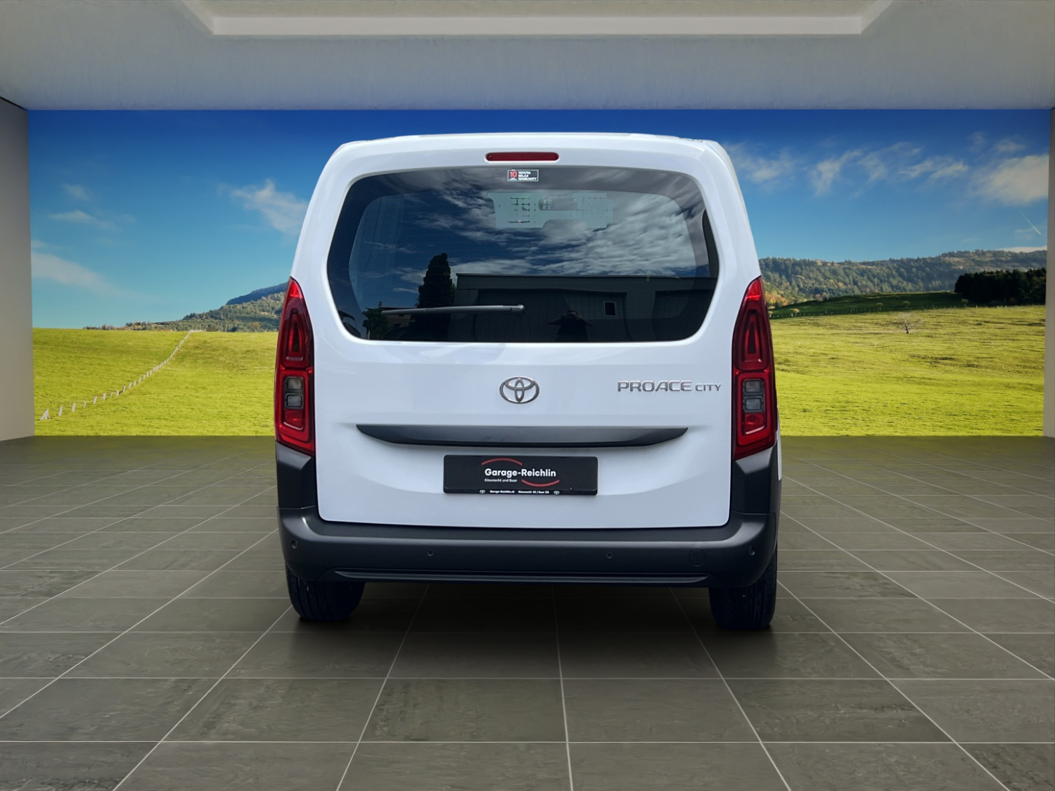 TOYOTA PROACE CITY Van L1 1.2 Active-showroom-element-3