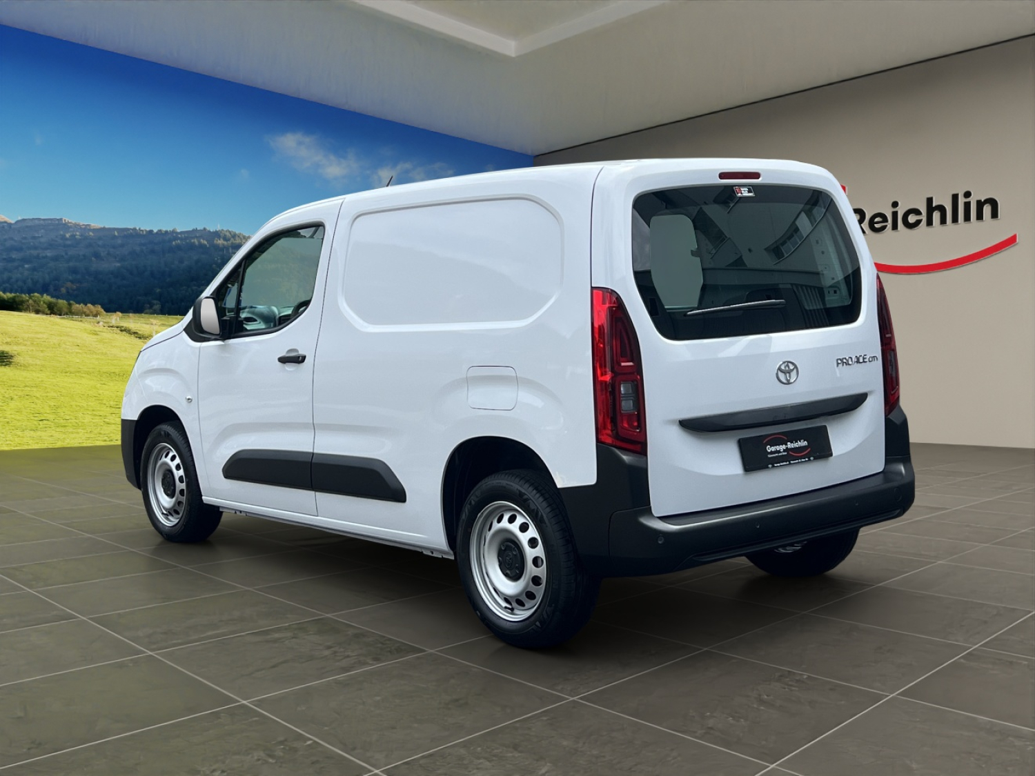 TOYOTA PROACE CITY Van L1 1.2 Active-showroom-element-2