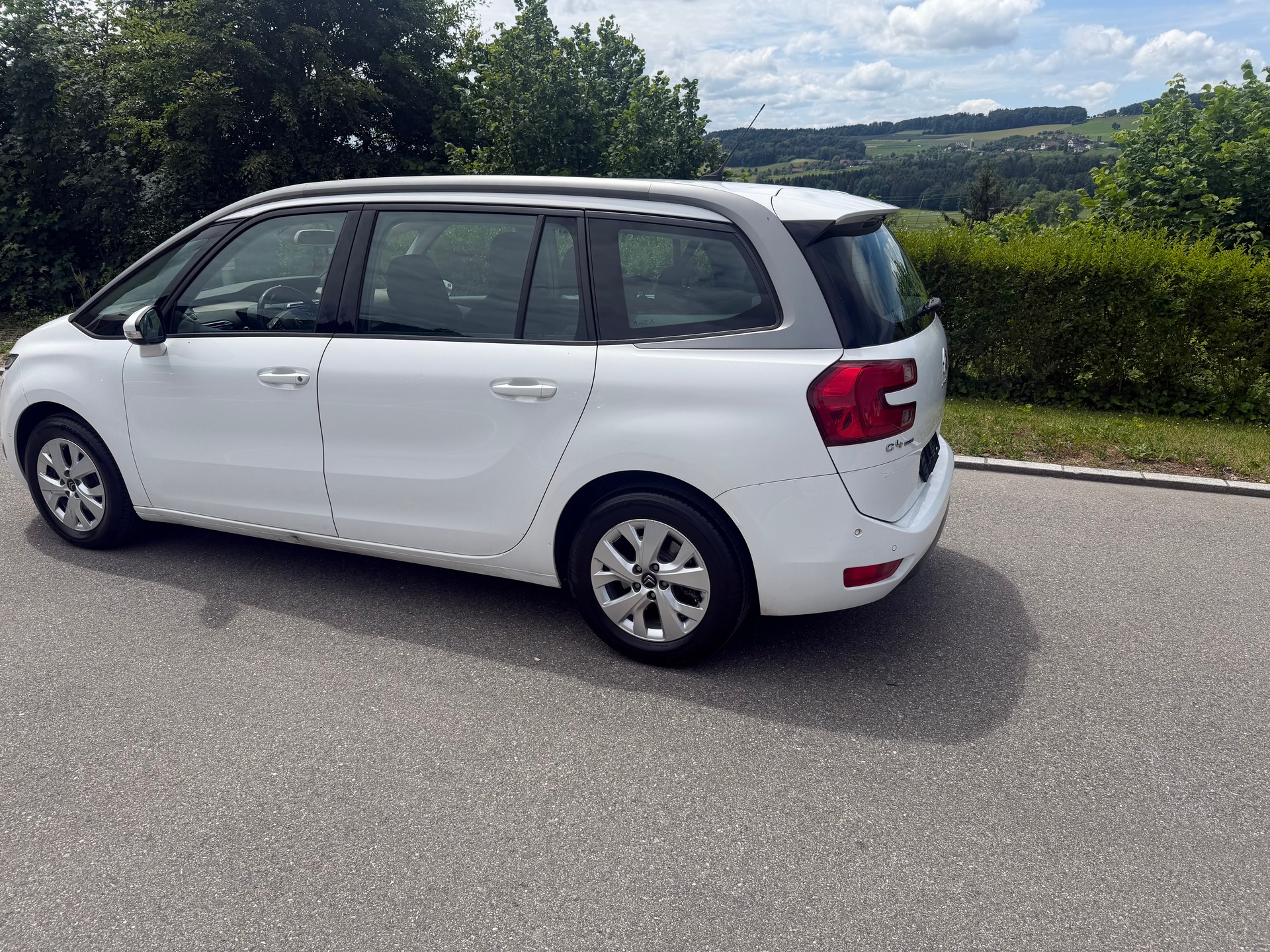 CITROEN C4 PICASSO-image-3