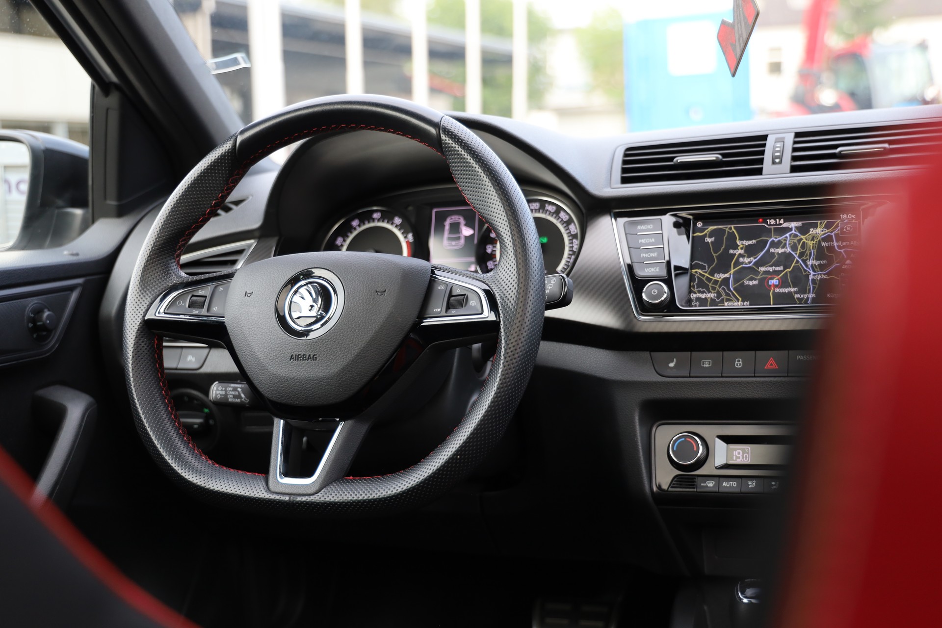 SKODA Fabia 1.0 TSI Monte Carlo DSG-image-10