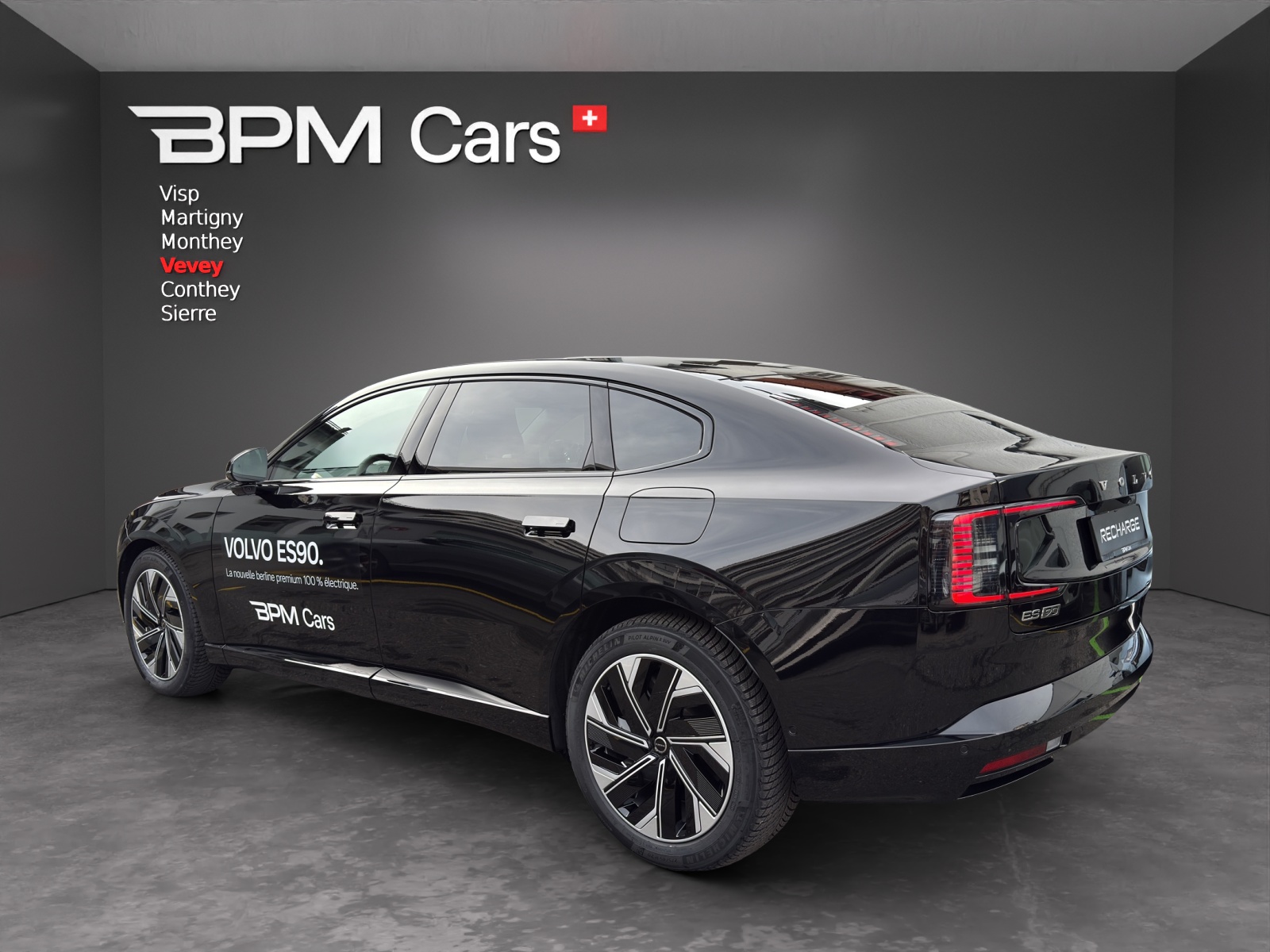 VOLVO ES90 Ultra-showroom-element-2