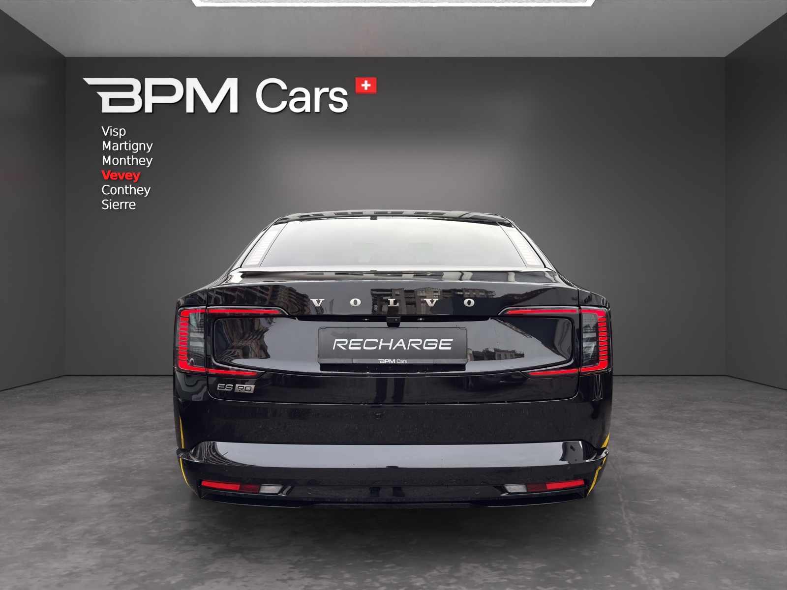 VOLVO ES90 Ultra-showroom-element-3